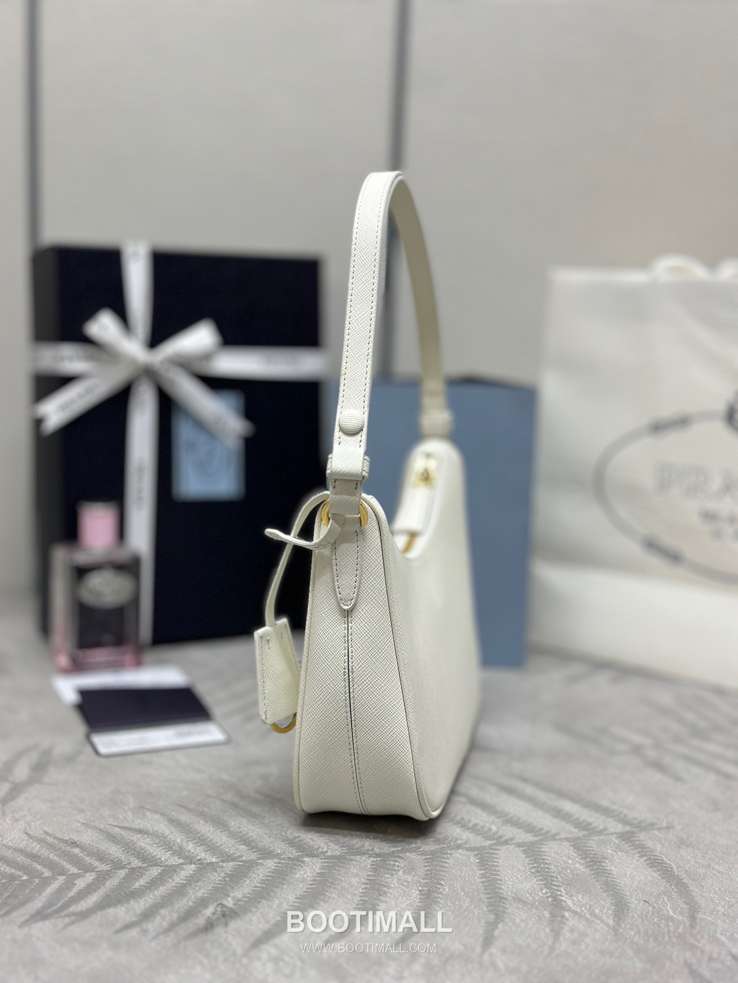 Prada Hobo Crossgrain Calfskin Shoulder Bag with Triangle Logo Strap 프라다 호보 크로스그레인 카프스킨 트라이앵글 로고 스트랩 숄더백 1BC204 22cm 2