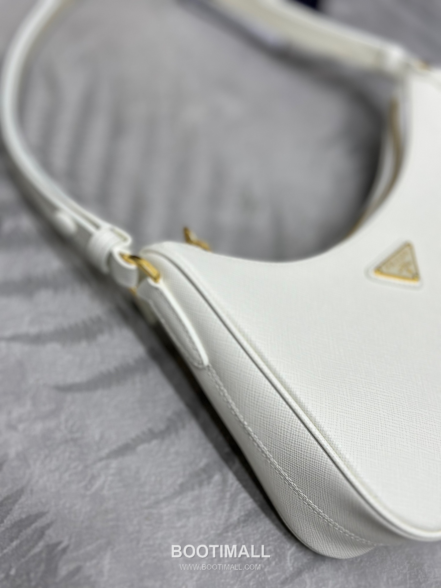 Prada Hobo Crossgrain Calfskin Shoulder Bag with Triangle Logo Strap 프라다 호보 크로스그레인 카프스킨 트라이앵글 로고 스트랩 숄더백 1BC204 22cm 5