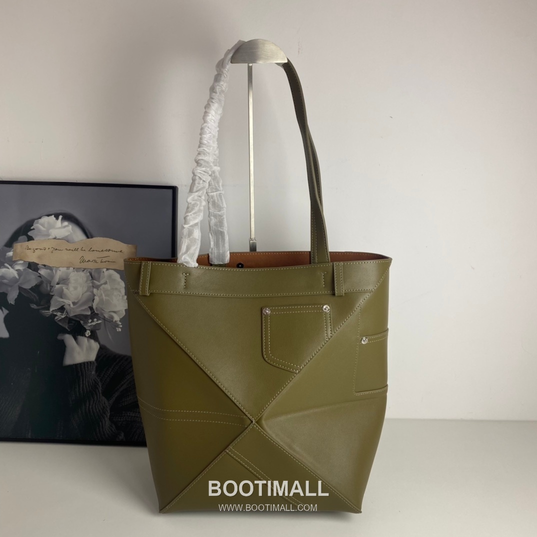 Loewe Panta Calfskin Foldable Tote Bag with Minimal Structure 로에베 판타 카프스킨 폴더블 토트백 미니멀 구조 브라운 2513 32cm 2