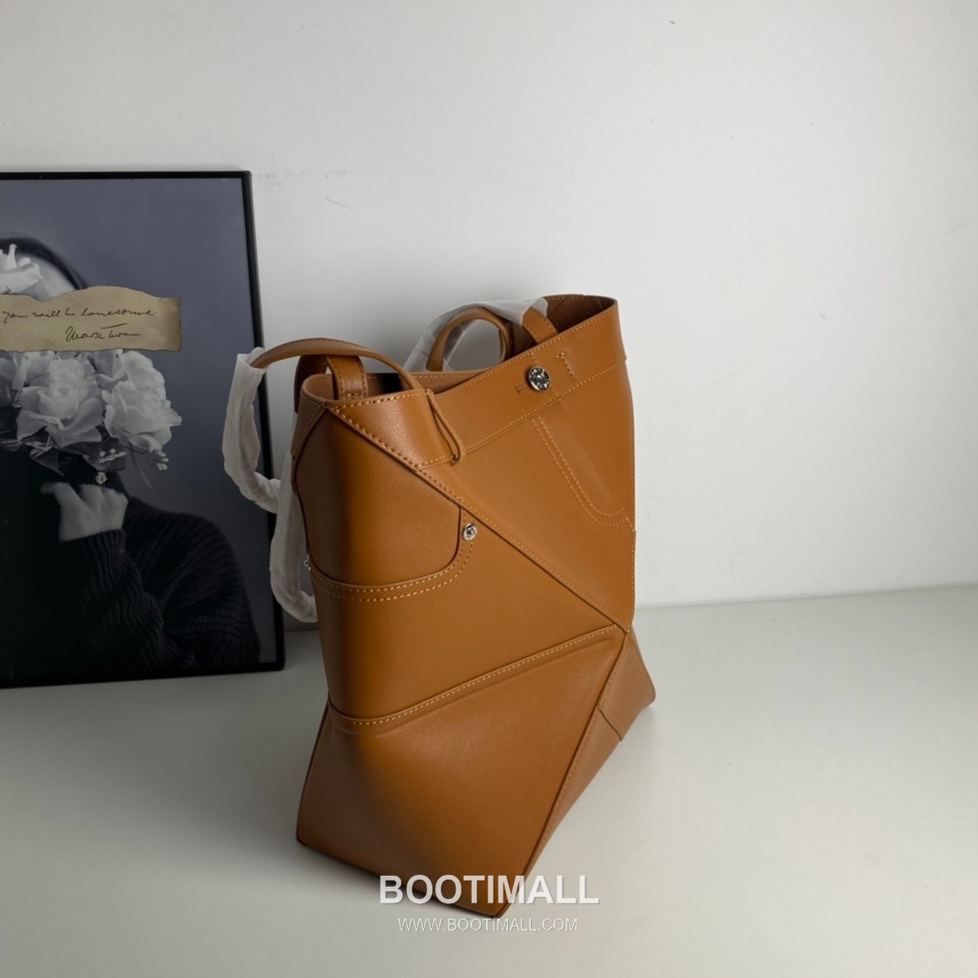 Loewe Panta Calfskin Foldable Tote Bag with Minimal Structure 로에베 판타 카프스킨 폴더블 토트백 미니멀 구조 브라운 2513 32cm 5