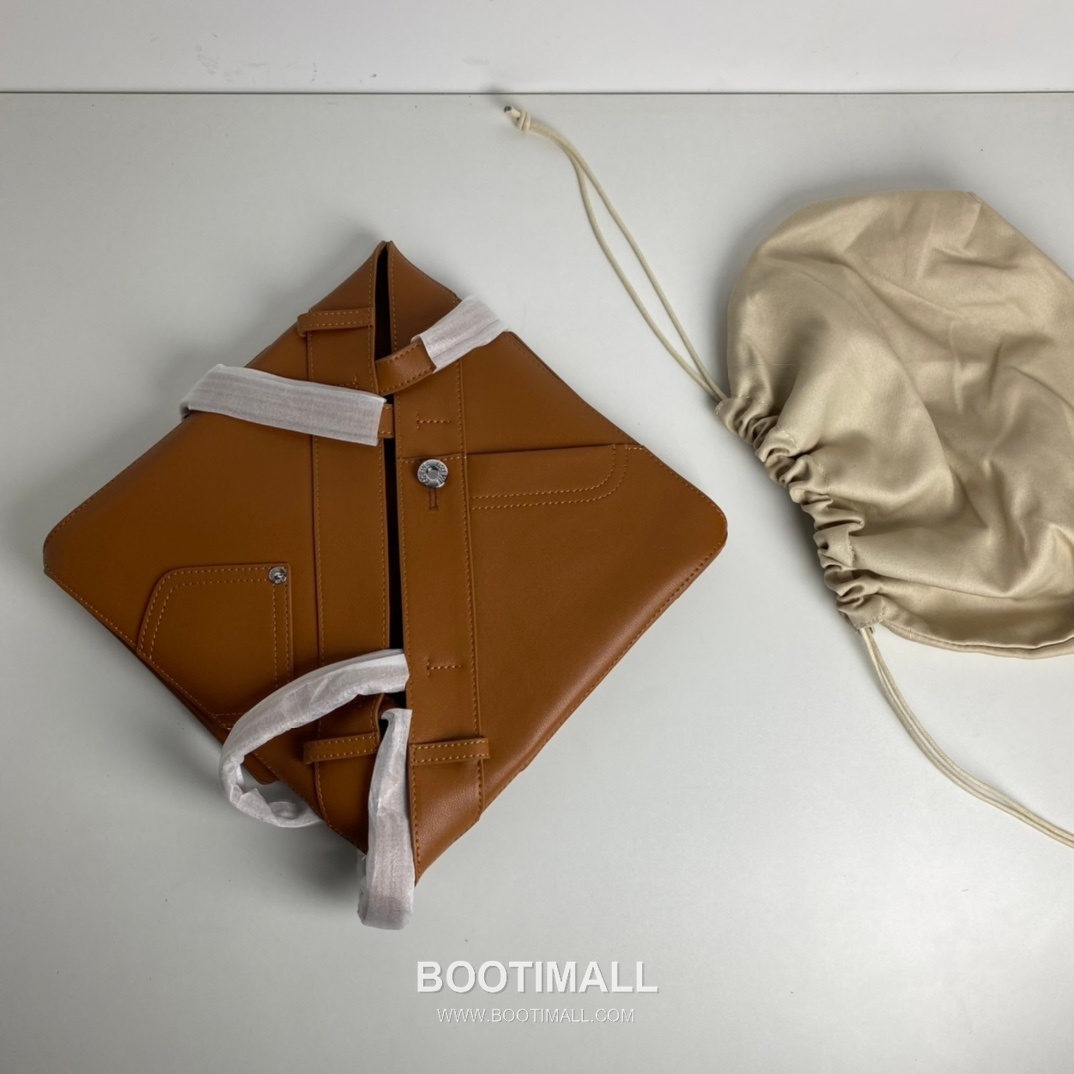 Loewe Panta Calfskin Foldable Tote Bag with Minimal Structure 로에베 판타 카프스킨 폴더블 토트백 미니멀 구조 브라운 2513 32cm 7