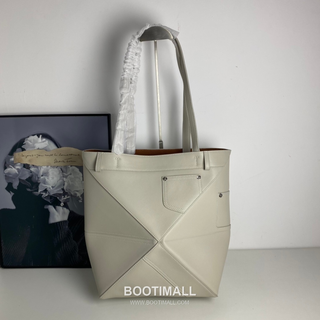 Loewe Panta Calfskin Foldable Tote Bag with Minimal Structure 로에베 판타 카프스킨 폴더블 토트백 미니멀 구조 브라운 2513 32cm 2