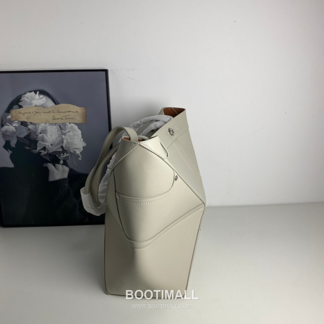 Loewe Panta Calfskin Foldable Tote Bag with Minimal Structure 로에베 판타 카프스킨 폴더블 토트백 미니멀 구조 브라운 2513 32cm 3