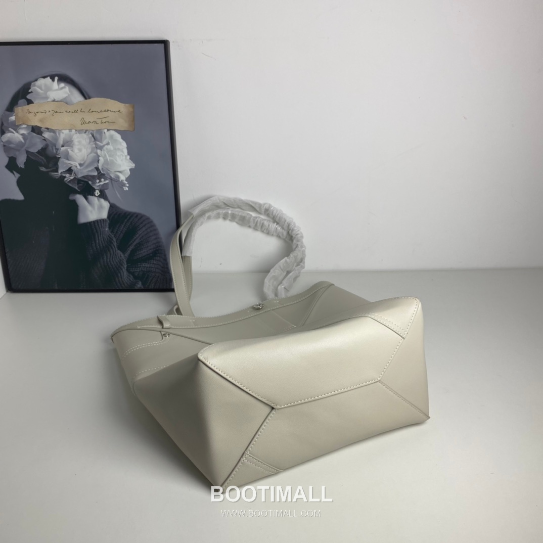 Loewe Panta Calfskin Foldable Tote Bag with Minimal Structure 로에베 판타 카프스킨 폴더블 토트백 미니멀 구조 브라운 2513 32cm 4