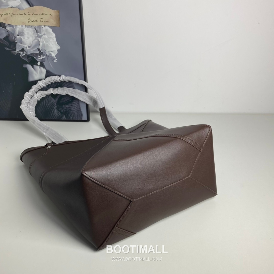 Loewe Panta Calfskin Foldable Tote Bag with Minimal Structure 로에베 판타 카프스킨 폴더블 토트백 미니멀 구조 브라운 2513 32cm 5
