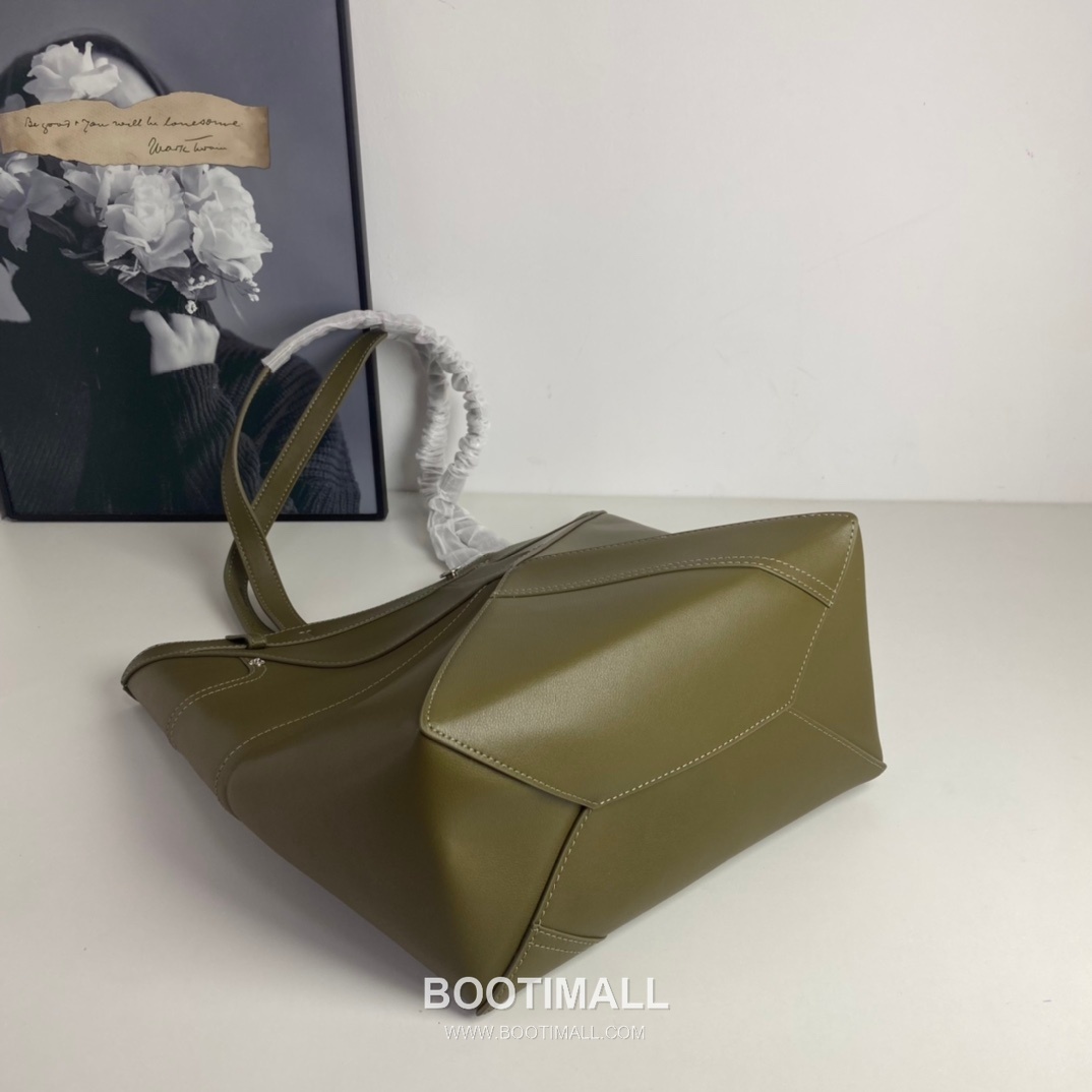 Loewe Panta Calfskin Foldable Tote Bag with Minimal Structure 로에베 판타 카프스킨 폴더블 토트백 미니멀 구조 브라운 2513 32cm 5