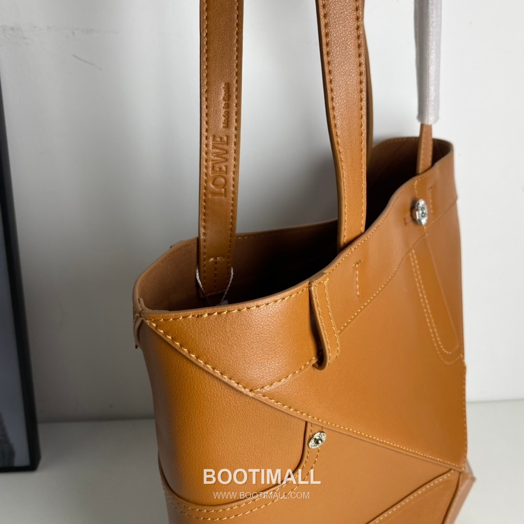 Loewe Panta Calfskin Foldable Tote Bag with Minimal Structure 로에베 판타 카프스킨 폴더블 토트백 미니멀 구조 브라운 2513 32cm 3
