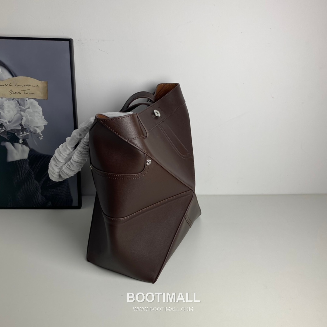 Loewe Panta Calfskin Foldable Tote Bag with Minimal Structure 로에베 판타 카프스킨 폴더블 토트백 미니멀 구조 브라운 2513 32cm 2
