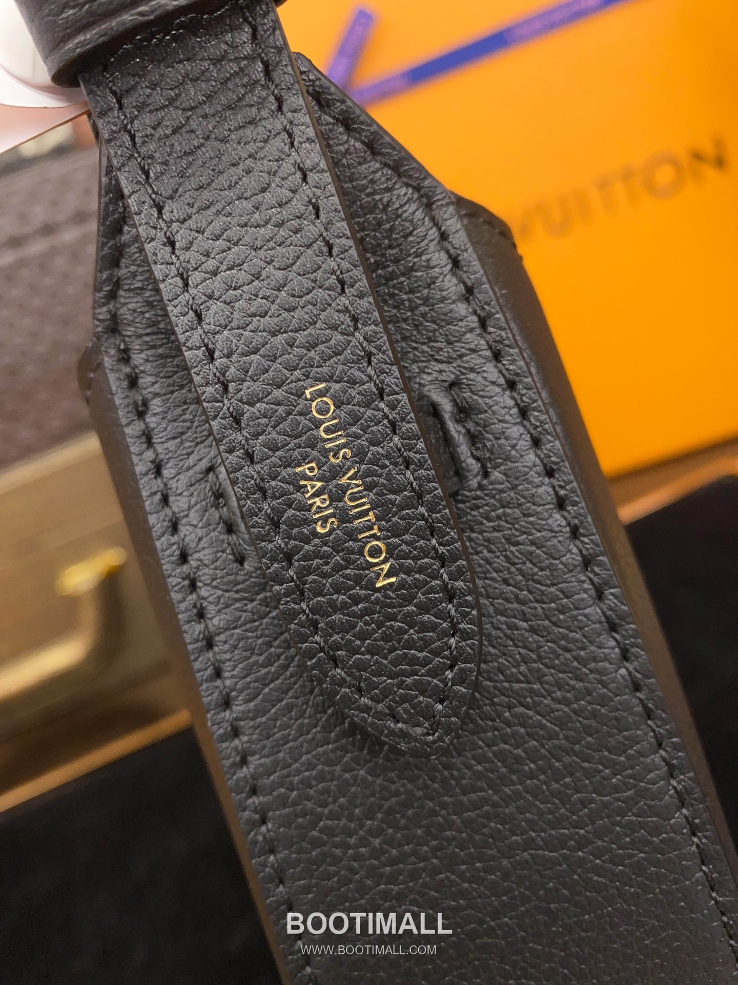 Louis Vuitton Low Key Calfskin Shoulder Bag with Padlock Strap 루이비통 로우키 카프스킨 패드락 스트랩 숄더백 브라운 M24611 26cm 6
