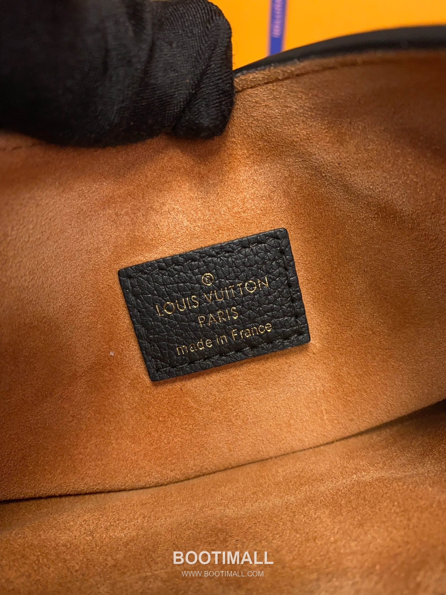 Louis Vuitton Low Key Calfskin Shoulder Bag with Padlock Strap 루이비통 로우키 카프스킨 패드락 스트랩 숄더백 브라운 M24611 26cm 9