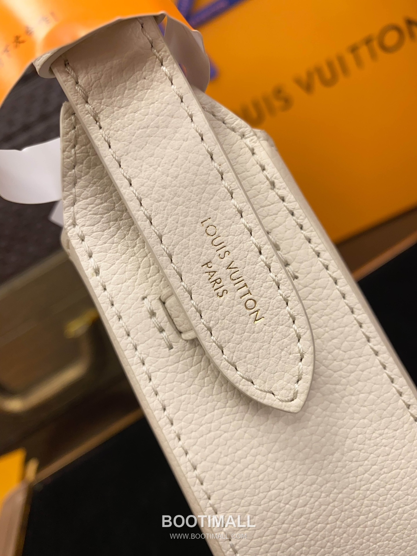 Louis Vuitton Low Key Calfskin Shoulder Bag with Padlock Strap 루이비통 로우키 카프스킨 패드락 스트랩 숄더백 브라운 M24990 26cm 6