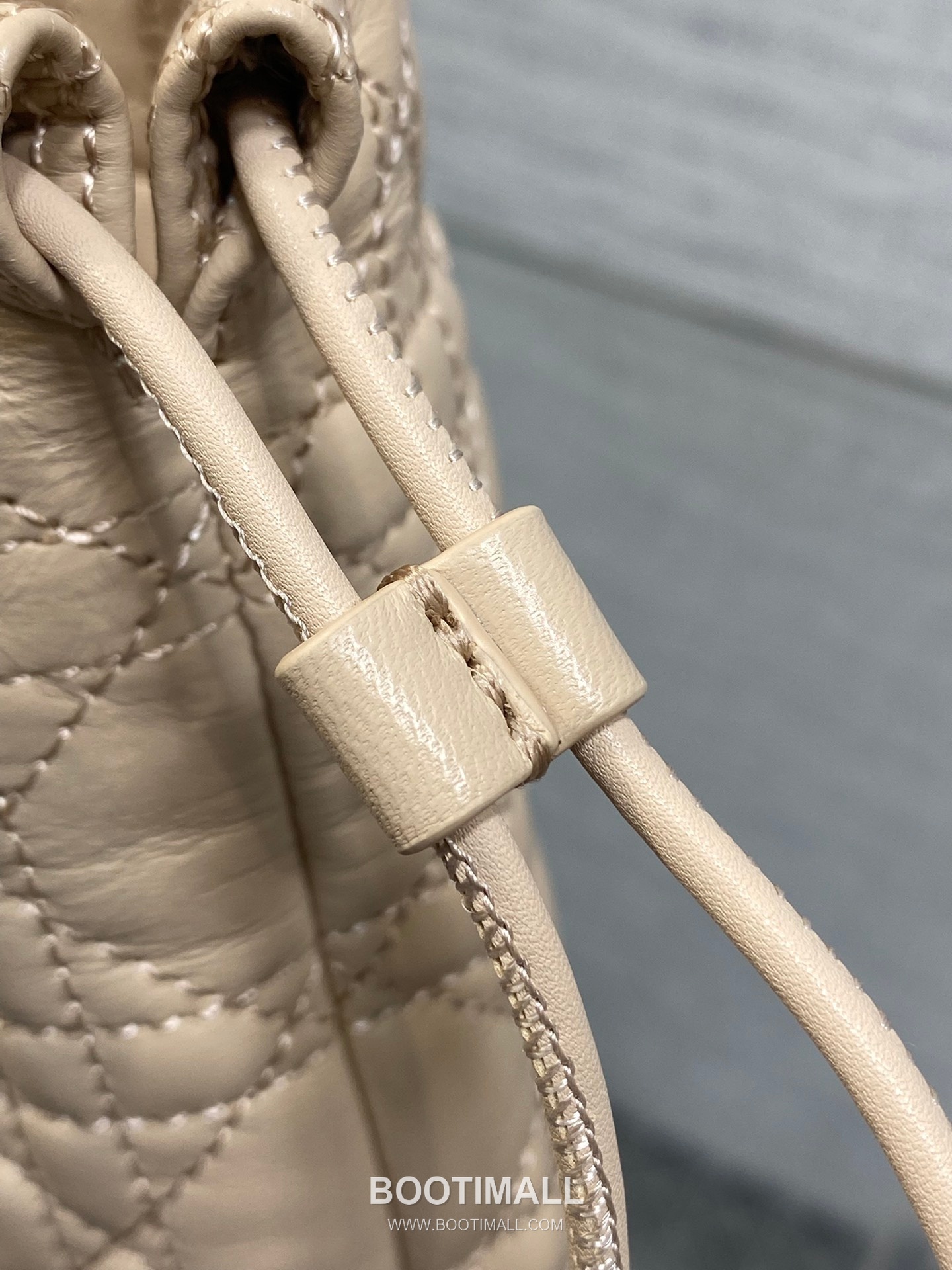 Dior Adiorable Lambskin Quilted Drawstring Bucket Bag with Bow Charm 디올 아디오러블 램스킨 퀼팅 보우 참 드로스트링 버킷백 블랙 20cm 6