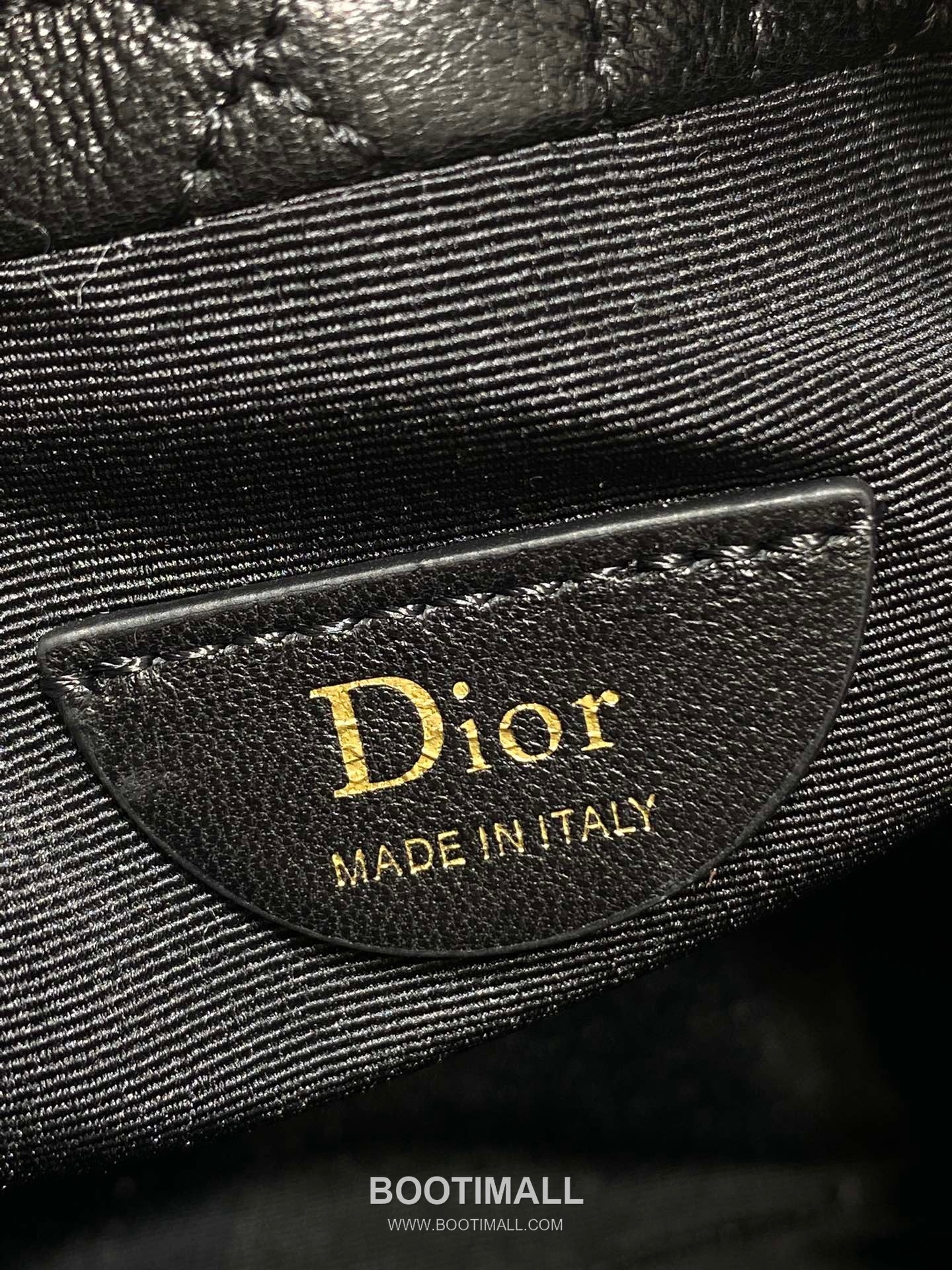 Dior Adiorable Lambskin Quilted Drawstring Bucket Bag with Bow Charm 디올 아디오러블 램스킨 퀼팅 보우 참 드로스트링 버킷백 블랙 20cm 10