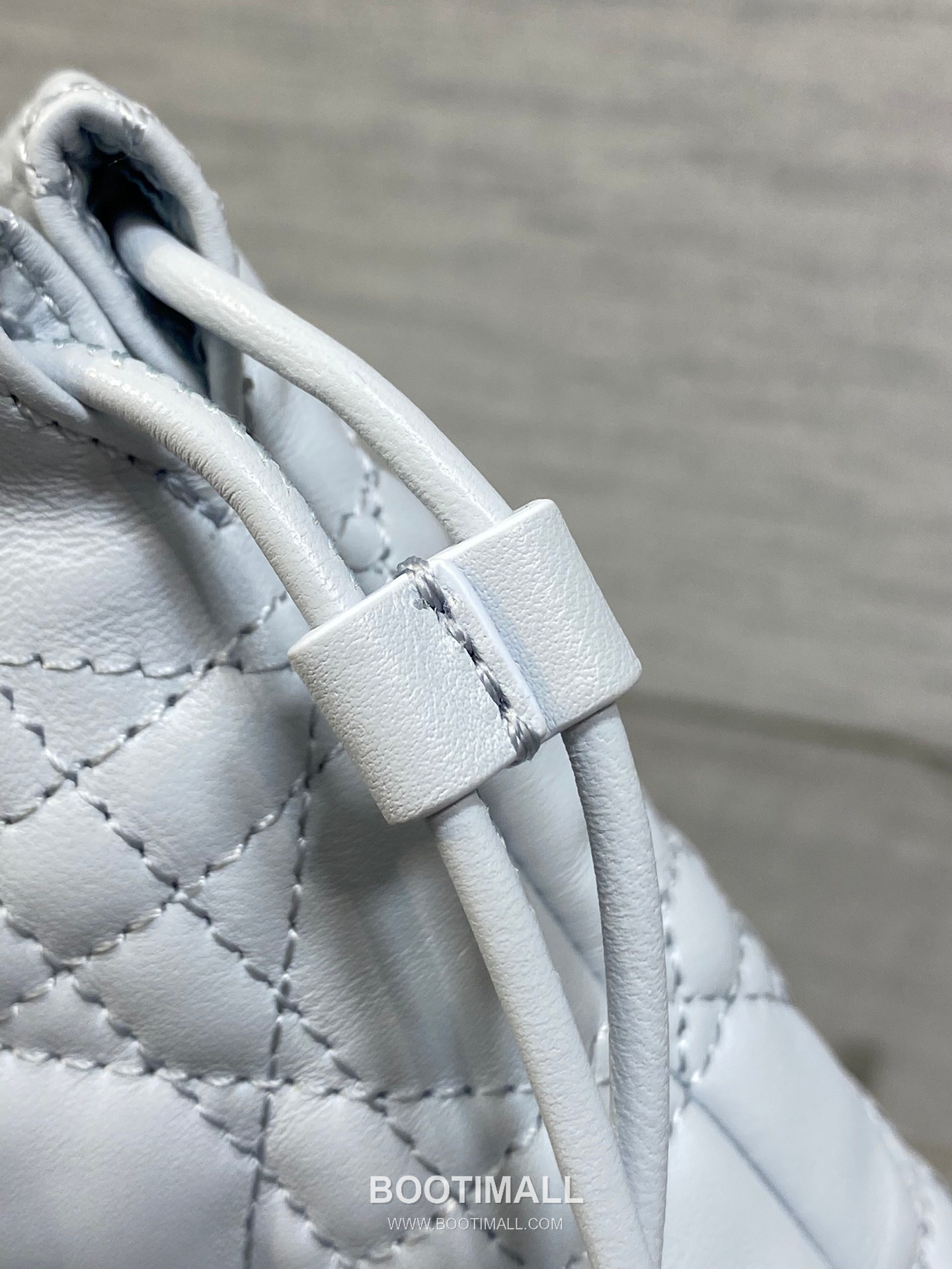 Dior Adiorable Lambskin Quilted Drawstring Bucket Bag with Bow Charm 디올 아디오러블 램스킨 퀼팅 보우 참 드로스트링 버킷백 블랙 20cm 6