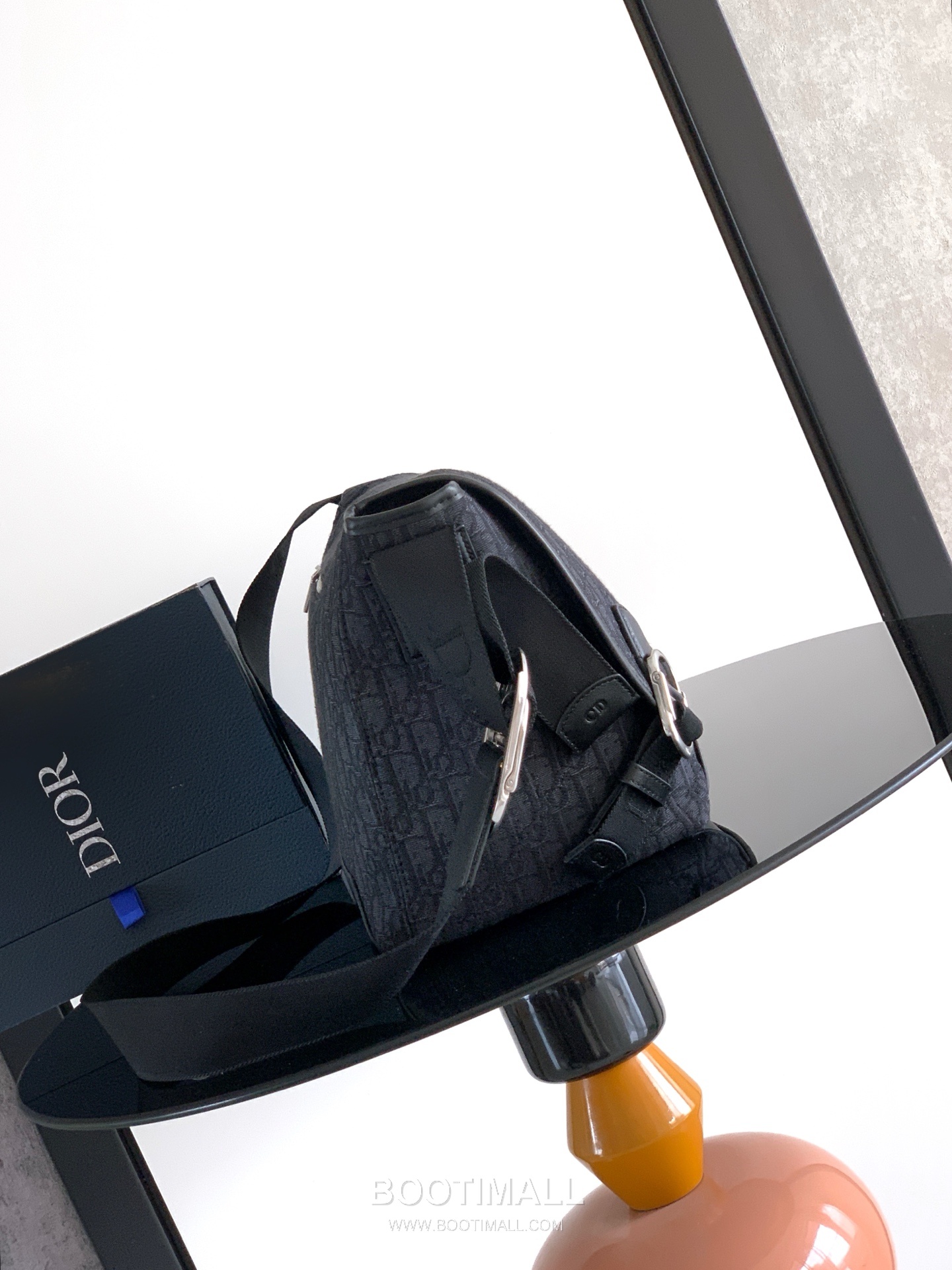 Dior Jett Oblique Canvas Messenger Bag with CD Buckle Flap 디올 제트 오블리크 캔버스 CD 버클 플랩 메신저백 브라운 1DBME210YUS 48cm 2