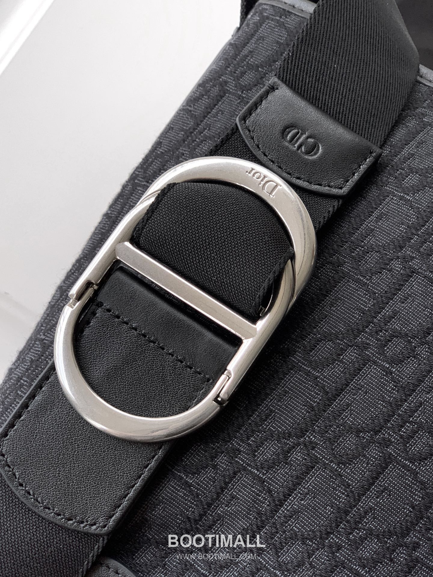 Dior Jett Oblique Canvas Messenger Bag with CD Buckle Flap 디올 제트 오블리크 캔버스 CD 버클 플랩 메신저백 브라운 1DBME210YUS 48cm 5