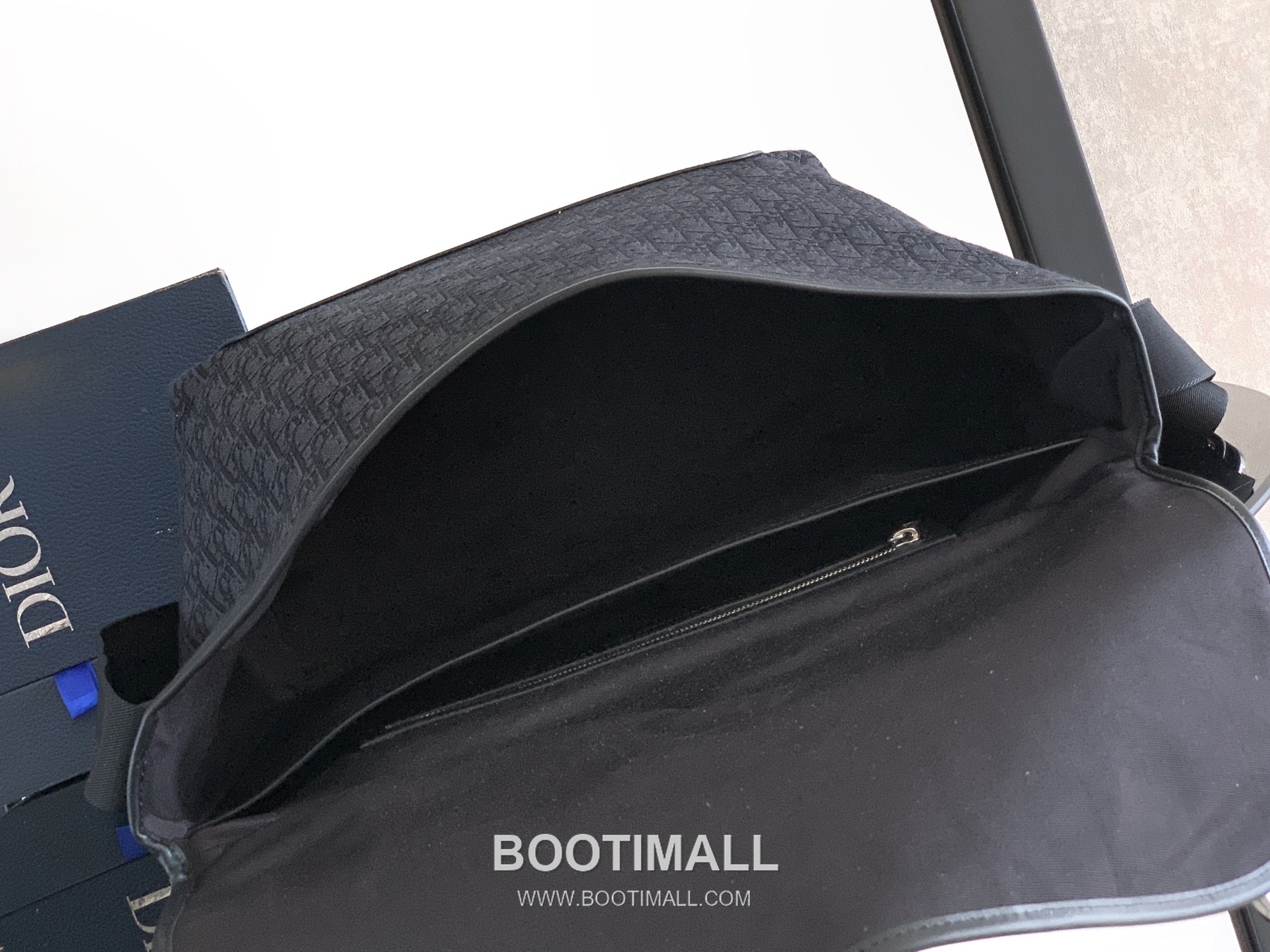 Dior Jett Oblique Canvas Messenger Bag with CD Buckle Flap 디올 제트 오블리크 캔버스 CD 버클 플랩 메신저백 브라운 1DBME210YUS 48cm 8