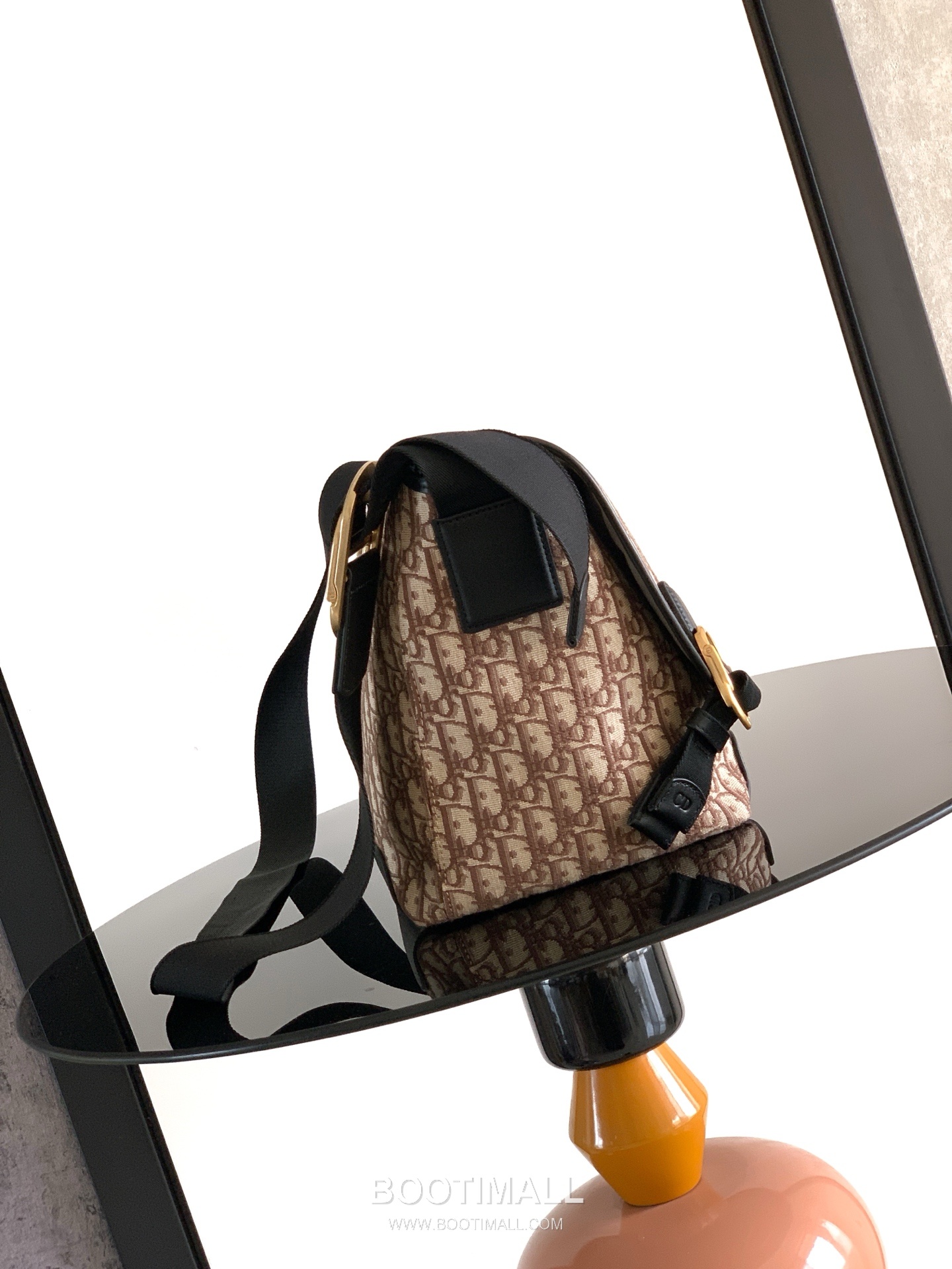 Dior Jett Oblique Canvas Messenger Bag with CD Buckle Flap 디올 제트 오블리크 캔버스 CD 버클 플랩 메신저백 브라운 1DBME210YUS 48cm 2