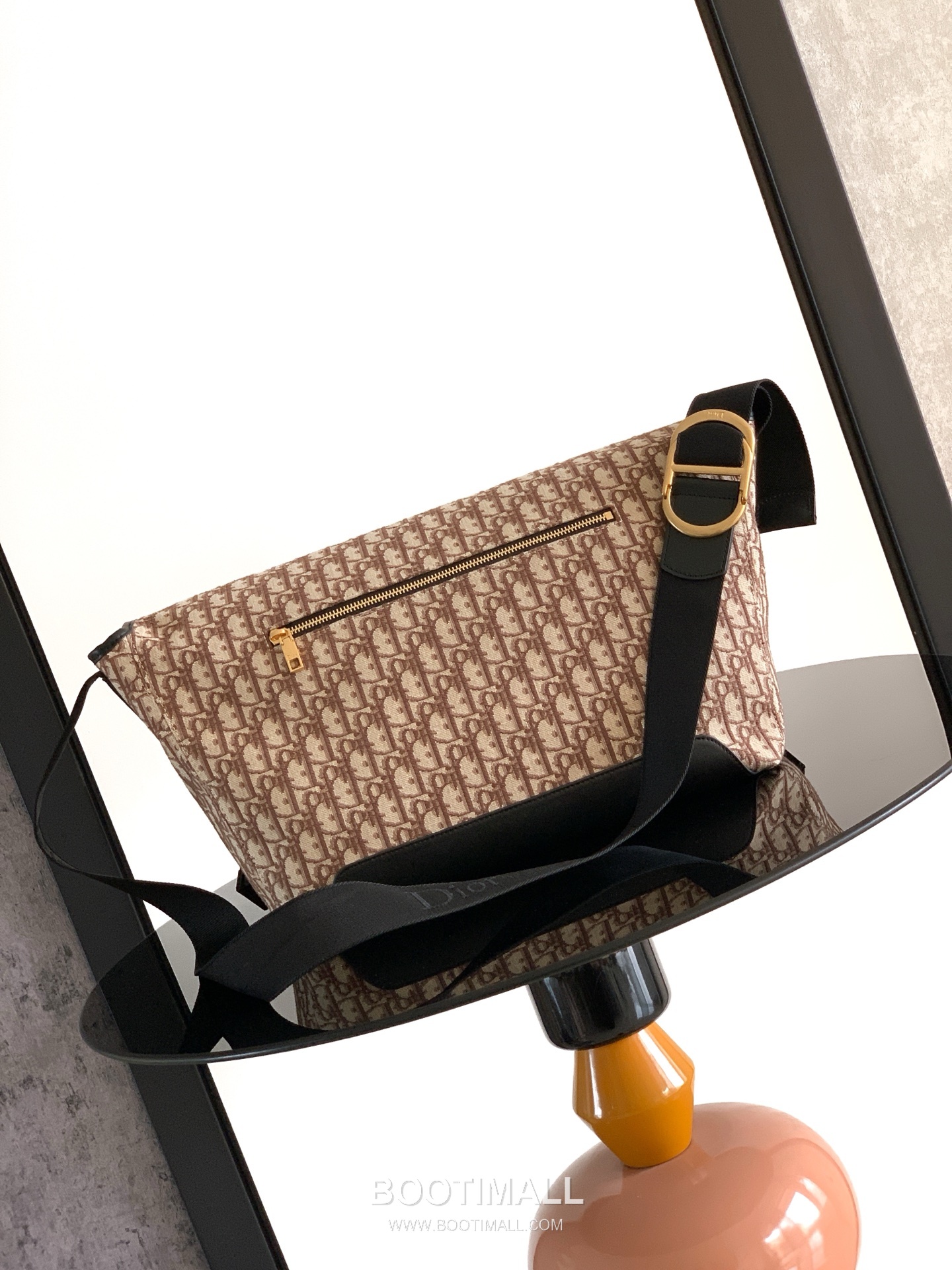 Dior Jett Oblique Canvas Messenger Bag with CD Buckle Flap 디올 제트 오블리크 캔버스 CD 버클 플랩 메신저백 브라운 1DBME210YUS 48cm 3