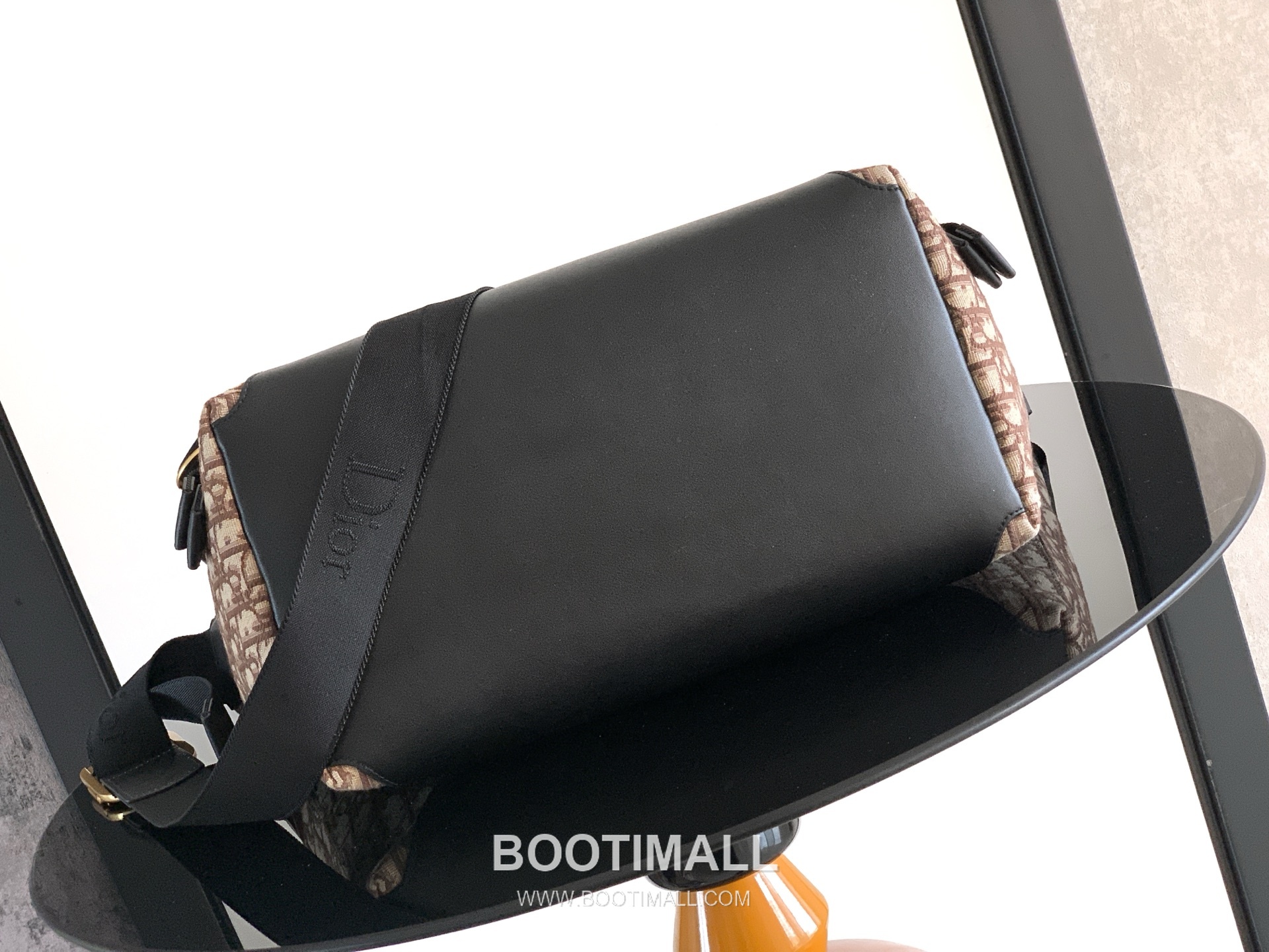 Dior Jett Oblique Canvas Messenger Bag with CD Buckle Flap 디올 제트 오블리크 캔버스 CD 버클 플랩 메신저백 브라운 1DBME210YUS 48cm 4