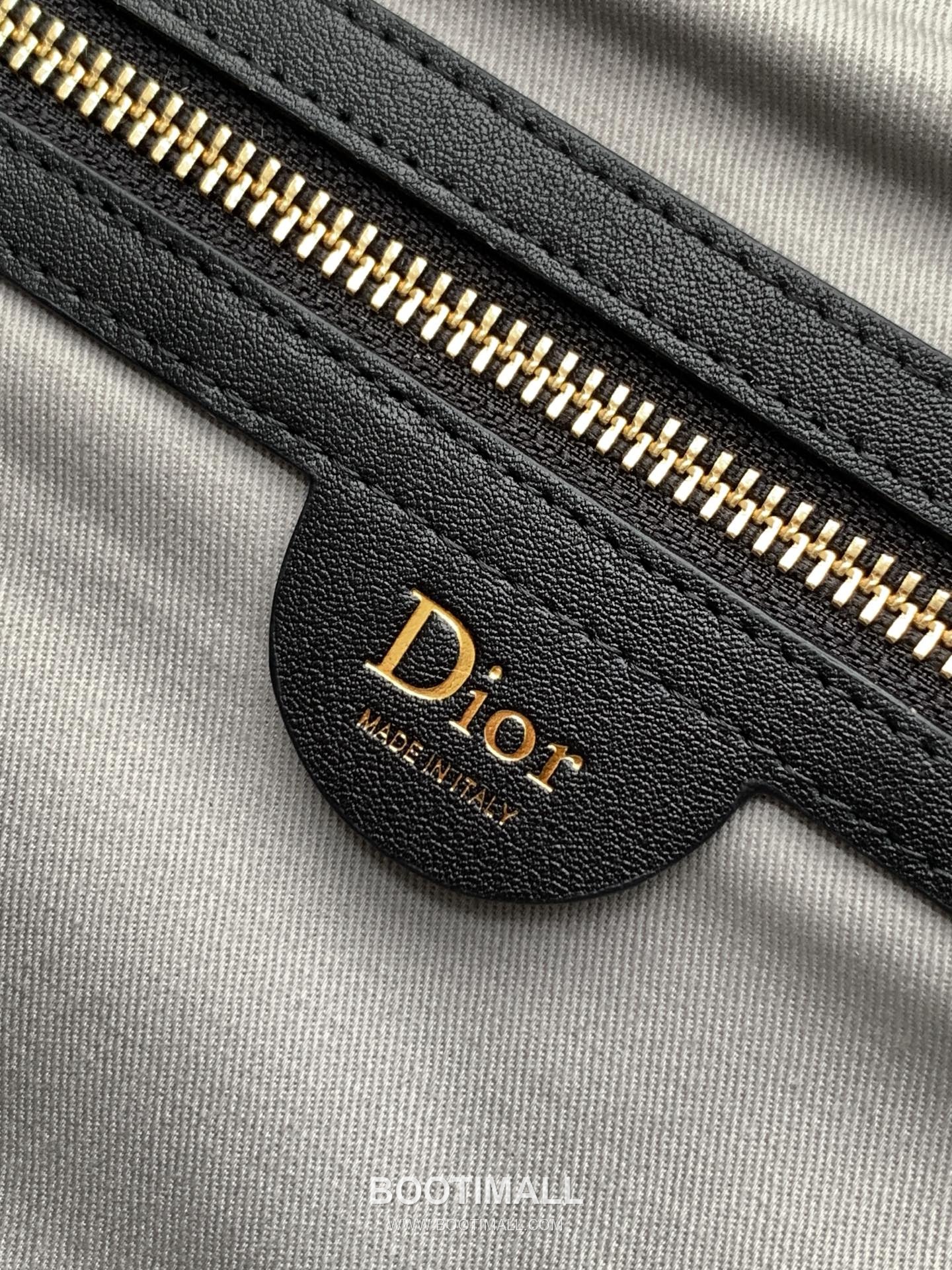 Dior Jett Oblique Canvas Messenger Bag with CD Buckle Flap 디올 제트 오블리크 캔버스 CD 버클 플랩 메신저백 브라운 1DBME210YUS 48cm 9