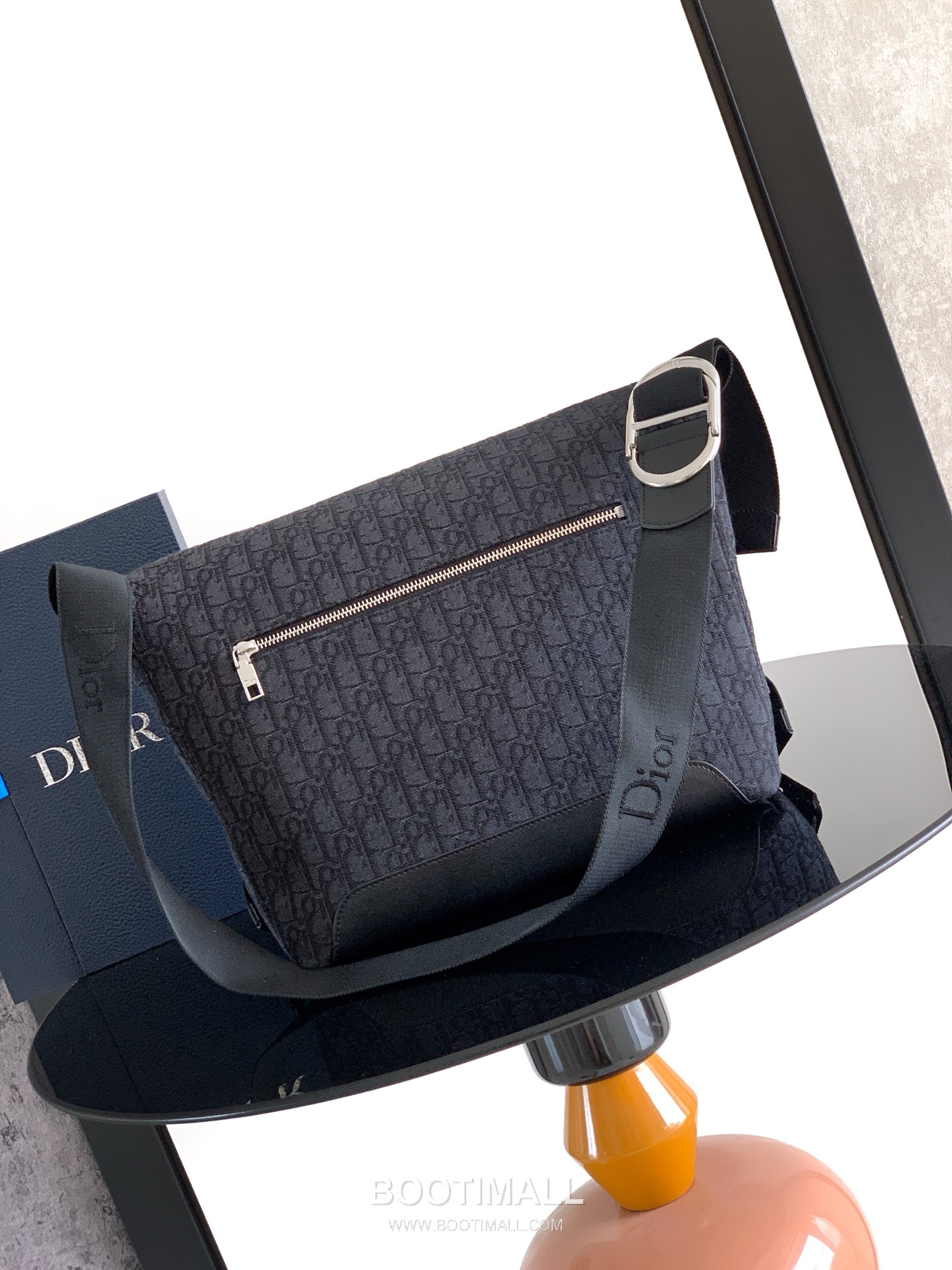 Dior Jett Oblique Canvas Messenger Bag with CD Buckle Flap 디올 제트 오블리크 캔버스 CD 버클 플랩 메신저백 블랙 1DBME214 31cm 3