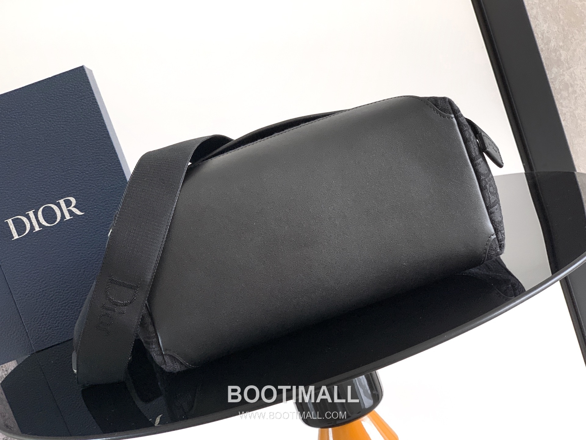 Dior Jett Oblique Canvas Messenger Bag with CD Buckle Flap 디올 제트 오블리크 캔버스 CD 버클 플랩 메신저백 블랙 1DBME214 31cm 4