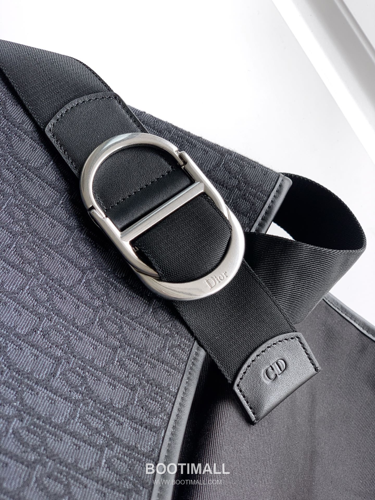 Dior Jett Oblique Canvas Messenger Bag with CD Buckle Flap 디올 제트 오블리크 캔버스 CD 버클 플랩 메신저백 블랙 1DBME214 31cm 5