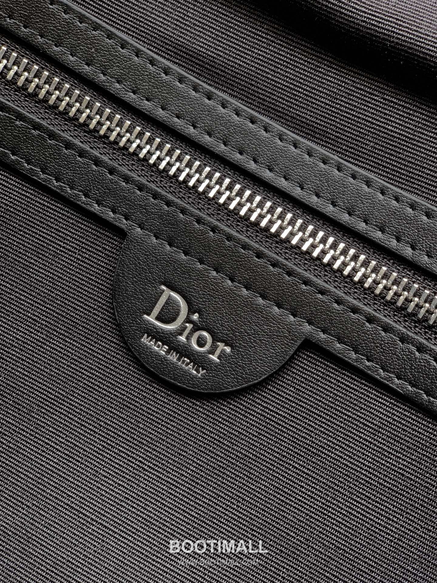 Dior Jett Oblique Canvas Messenger Bag with CD Buckle Flap 디올 제트 오블리크 캔버스 CD 버클 플랩 메신저백 블랙 1DBME214 31cm 9