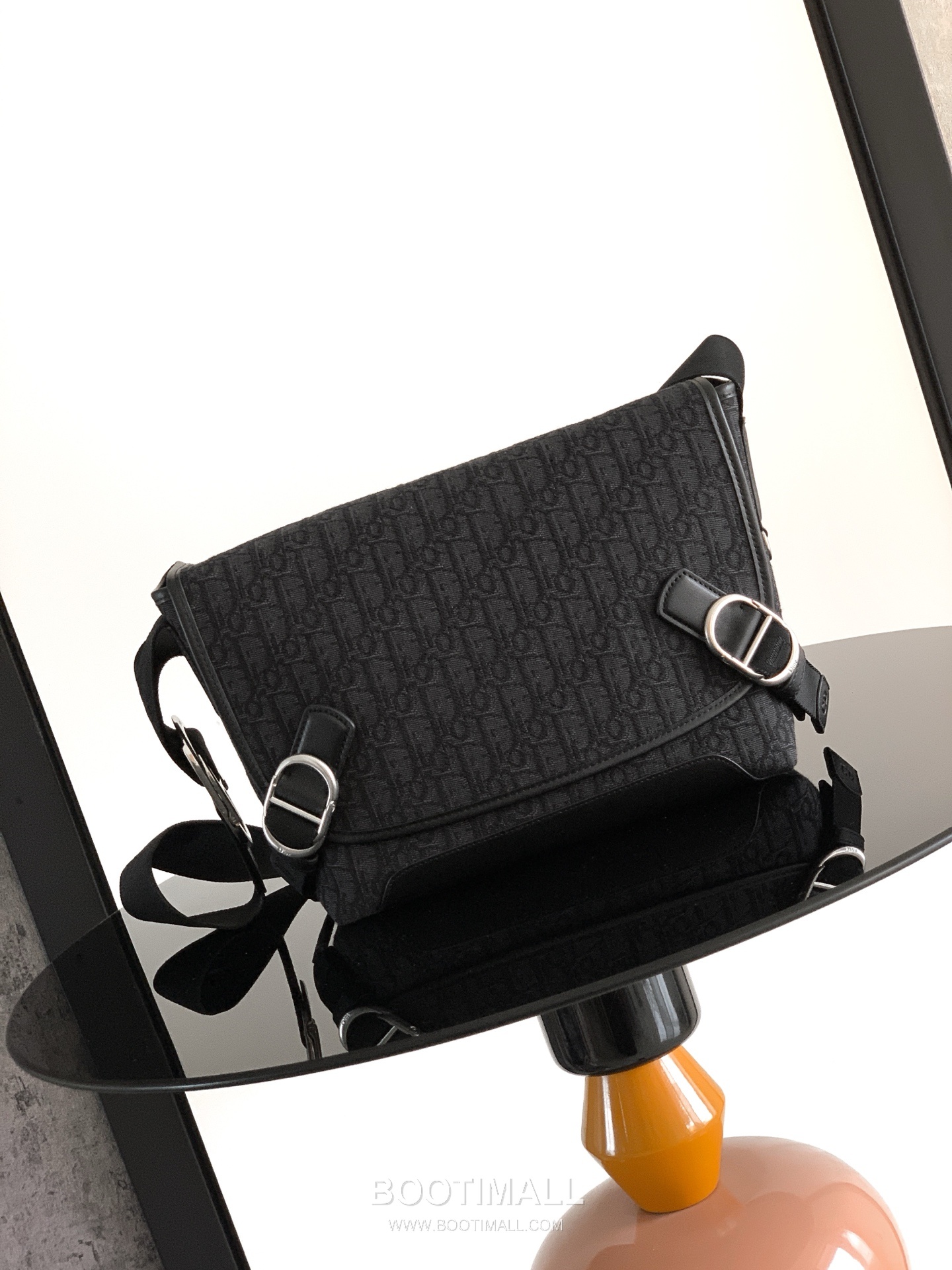 Dior Jett Oblique Canvas Messenger Bag with CD Buckle Flap 디올 제트 오블리크 캔버스 CD 버클 플랩 메신저백 블랙 1DBPO458YUS 27cm 1