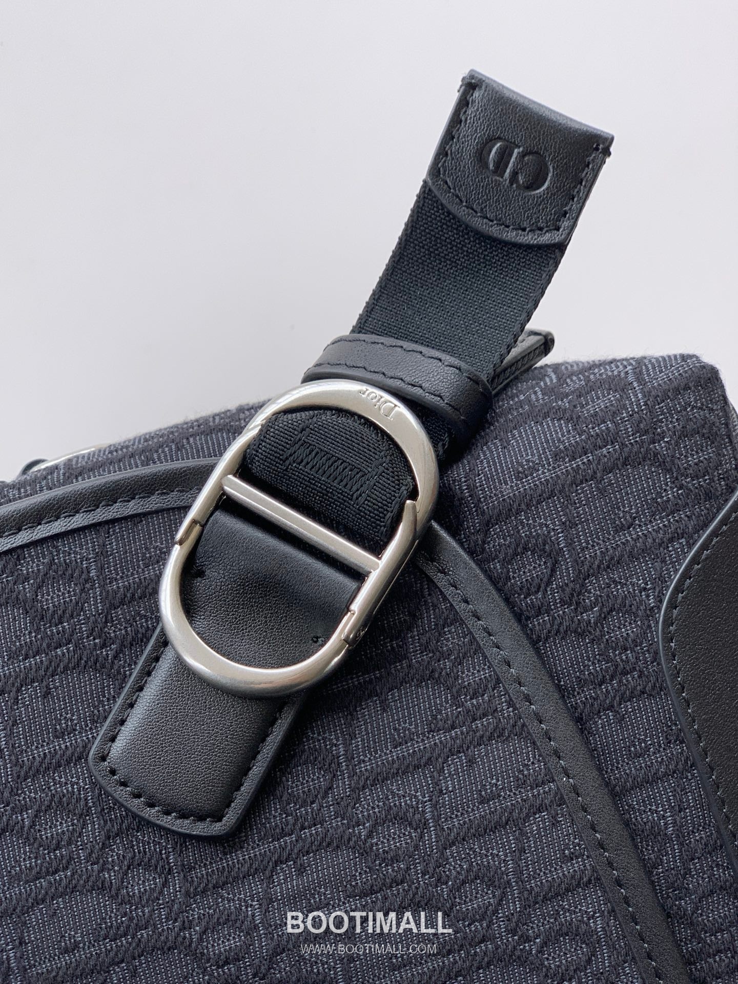 Dior Jett Oblique Canvas Messenger Bag with CD Buckle Flap 디올 제트 오블리크 캔버스 CD 버클 플랩 메신저백 블랙 1DBPO458YUS 27cm 7