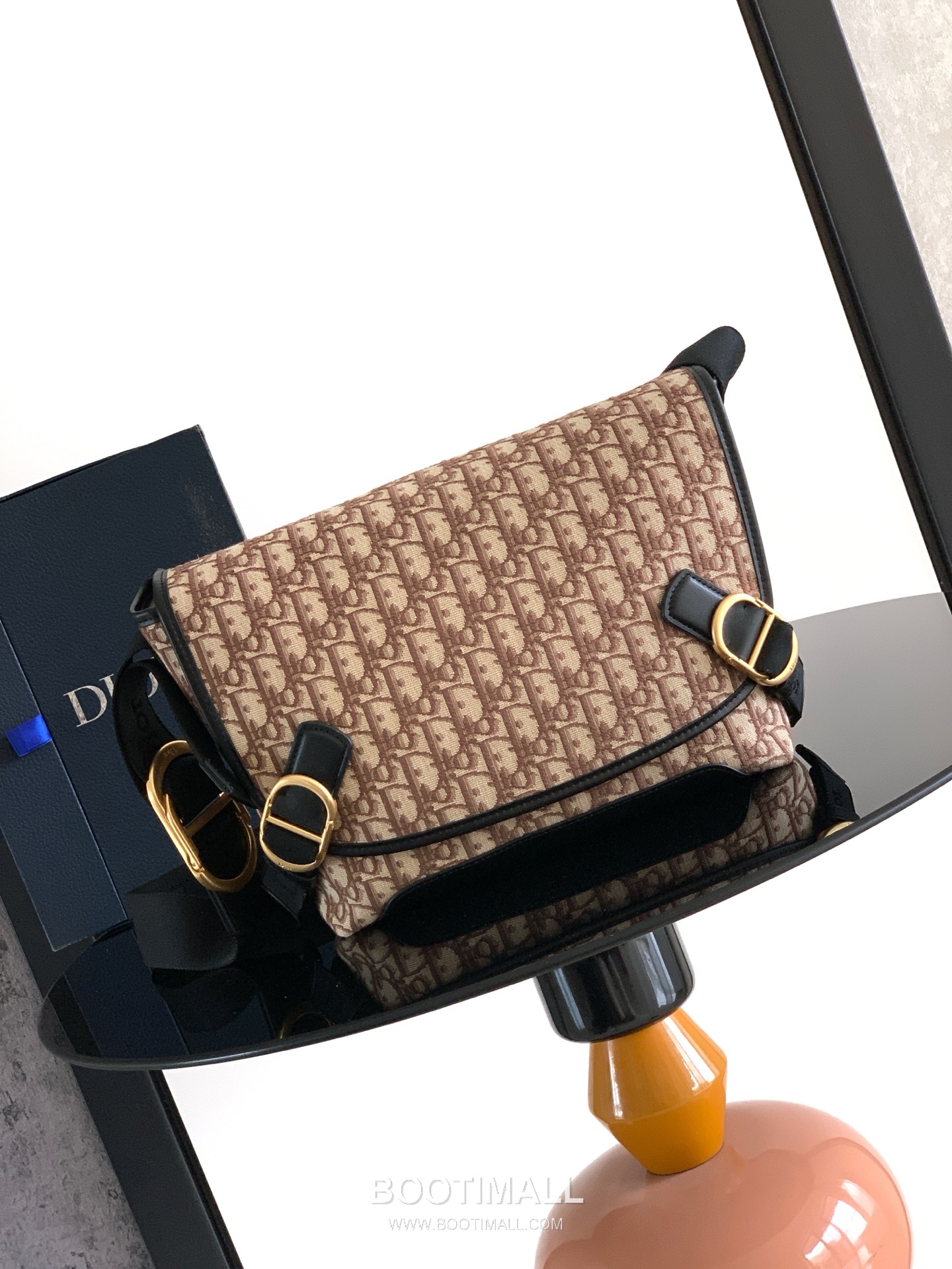 Dior Jett Oblique Canvas Messenger Bag with CD Buckle Flap 디올 제트 오블리크 캔버스 CD 버클 플랩 메신저백 블랙 1DBPO458YUS 27cm 1