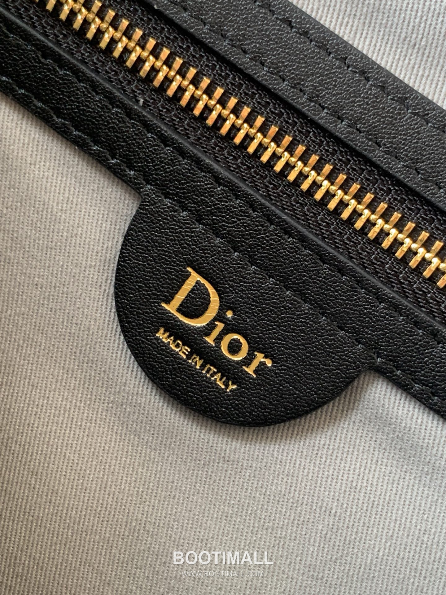 Dior Jett Oblique Canvas Messenger Bag with CD Buckle Flap 디올 제트 오블리크 캔버스 CD 버클 플랩 메신저백 블랙 1DBPO458YUS 27cm 9