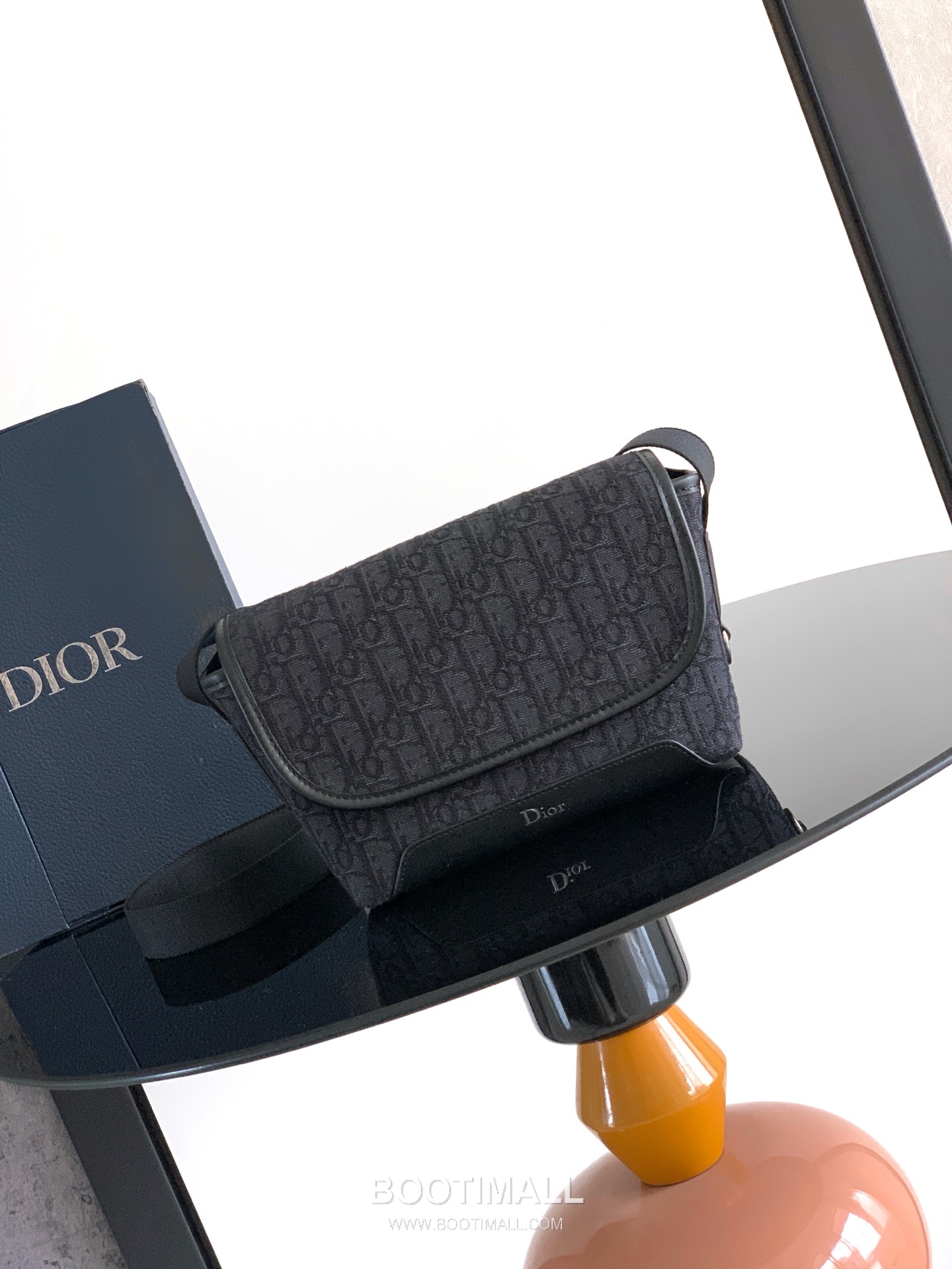 Dior Jett Oblique Canvas Messenger Bag with CD Buckle Flap 디올 제트 오블리크 캔버스 CD 버클 플랩 메신저백 블랙 2DBCA627YUS 20cm 1