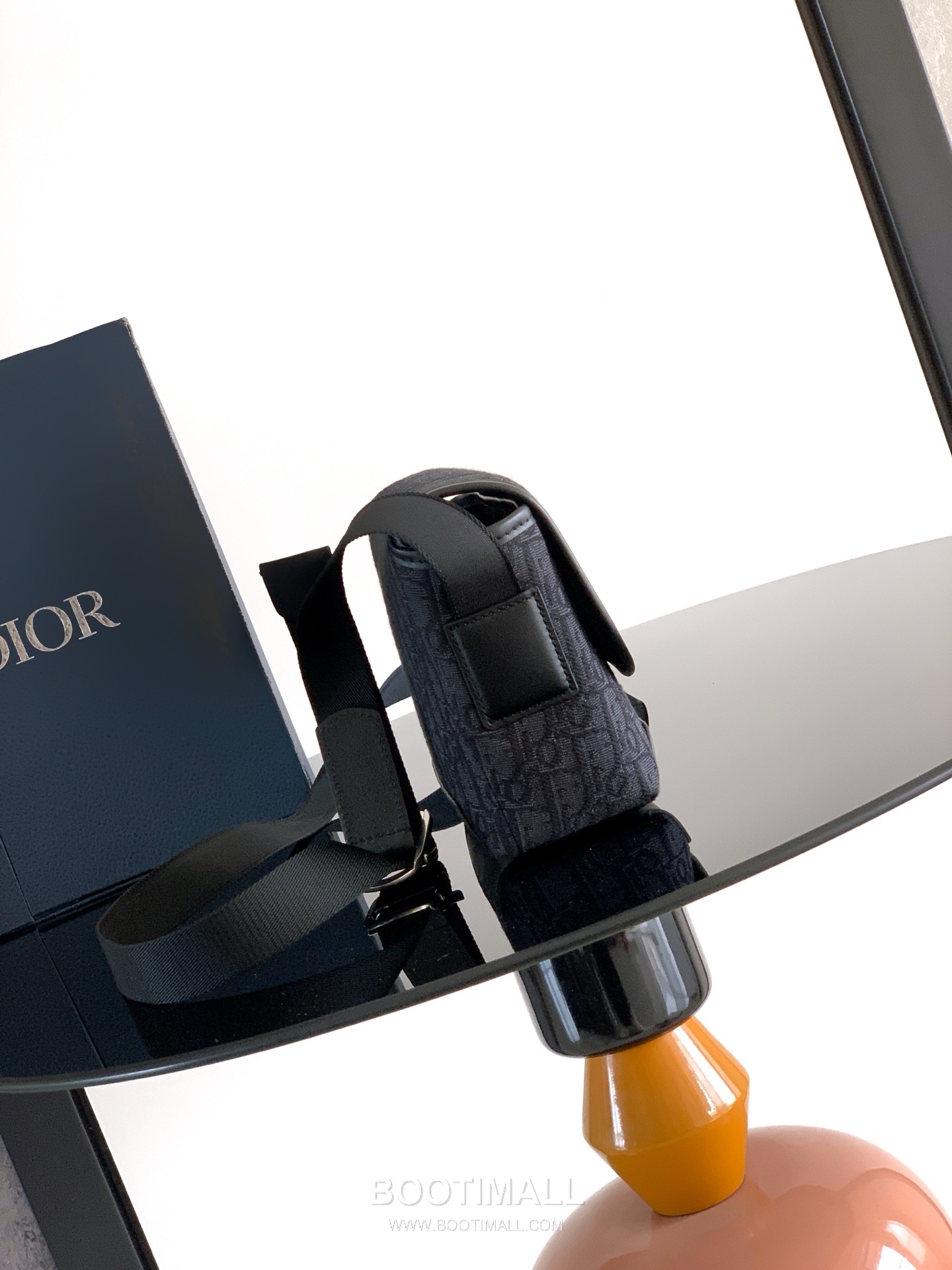 Dior Jett Oblique Canvas Messenger Bag with CD Buckle Flap 디올 제트 오블리크 캔버스 CD 버클 플랩 메신저백 블랙 2DBCA627YUS 20cm 2