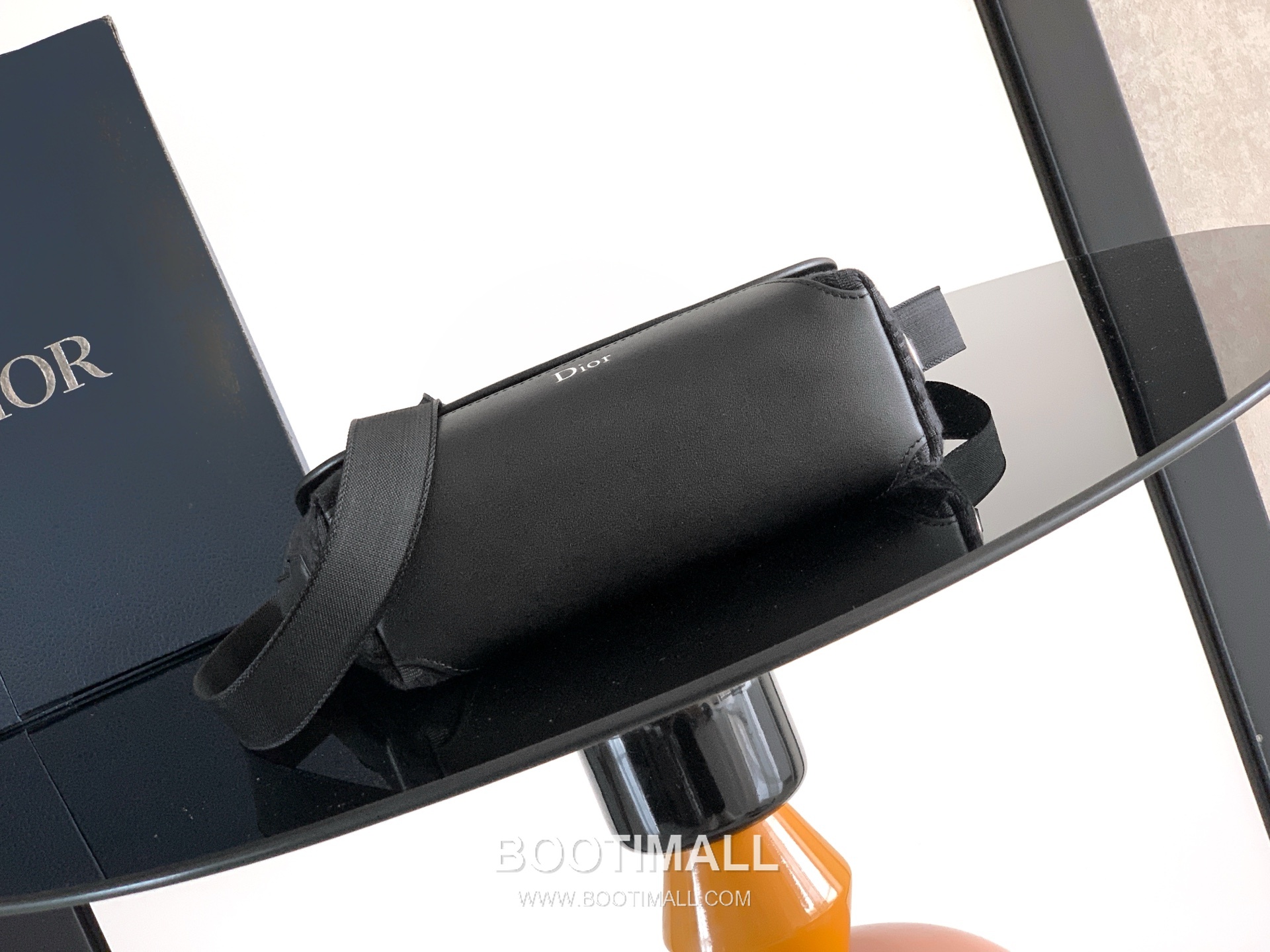 Dior Jett Oblique Canvas Messenger Bag with CD Buckle Flap 디올 제트 오블리크 캔버스 CD 버클 플랩 메신저백 블랙 2DBCA627YUS 20cm 4