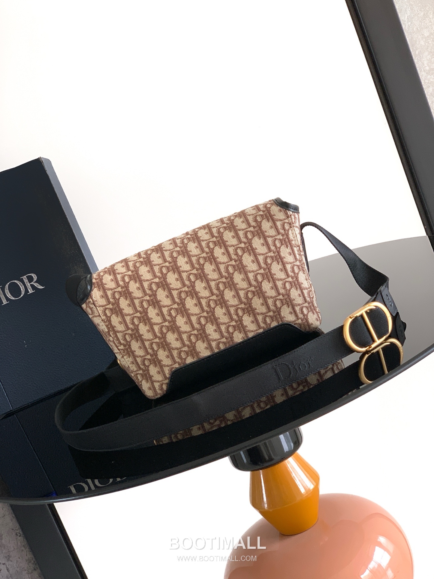 Dior Jett Oblique Canvas Messenger Bag with CD Buckle Flap 디올 제트 오블리크 캔버스 CD 버클 플랩 메신저백 블랙 2DBCA627YUS 20cm 3