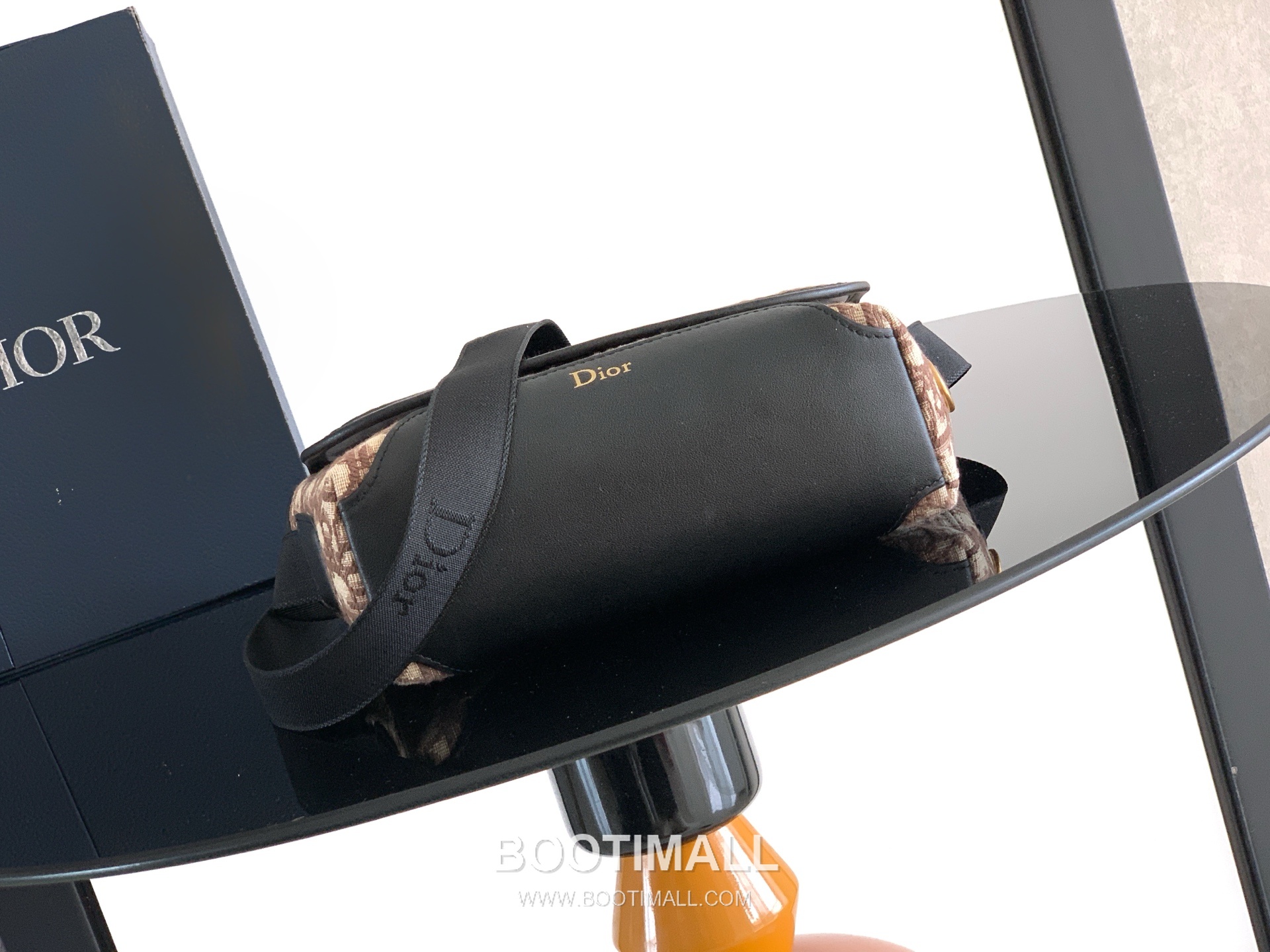 Dior Jett Oblique Canvas Messenger Bag with CD Buckle Flap 디올 제트 오블리크 캔버스 CD 버클 플랩 메신저백 블랙 2DBCA627YUS 20cm 4