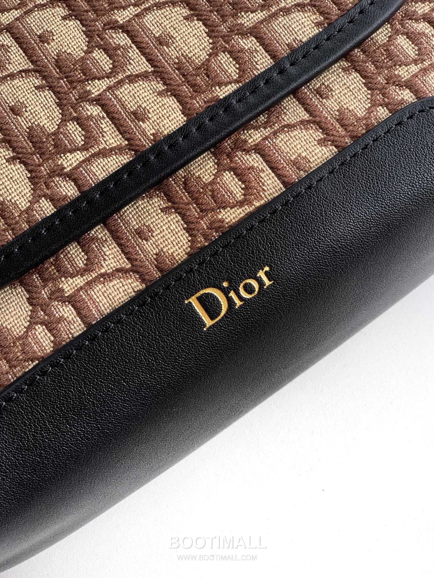 Dior Jett Oblique Canvas Messenger Bag with CD Buckle Flap 디올 제트 오블리크 캔버스 CD 버클 플랩 메신저백 블랙 2DBCA627YUS 20cm 6