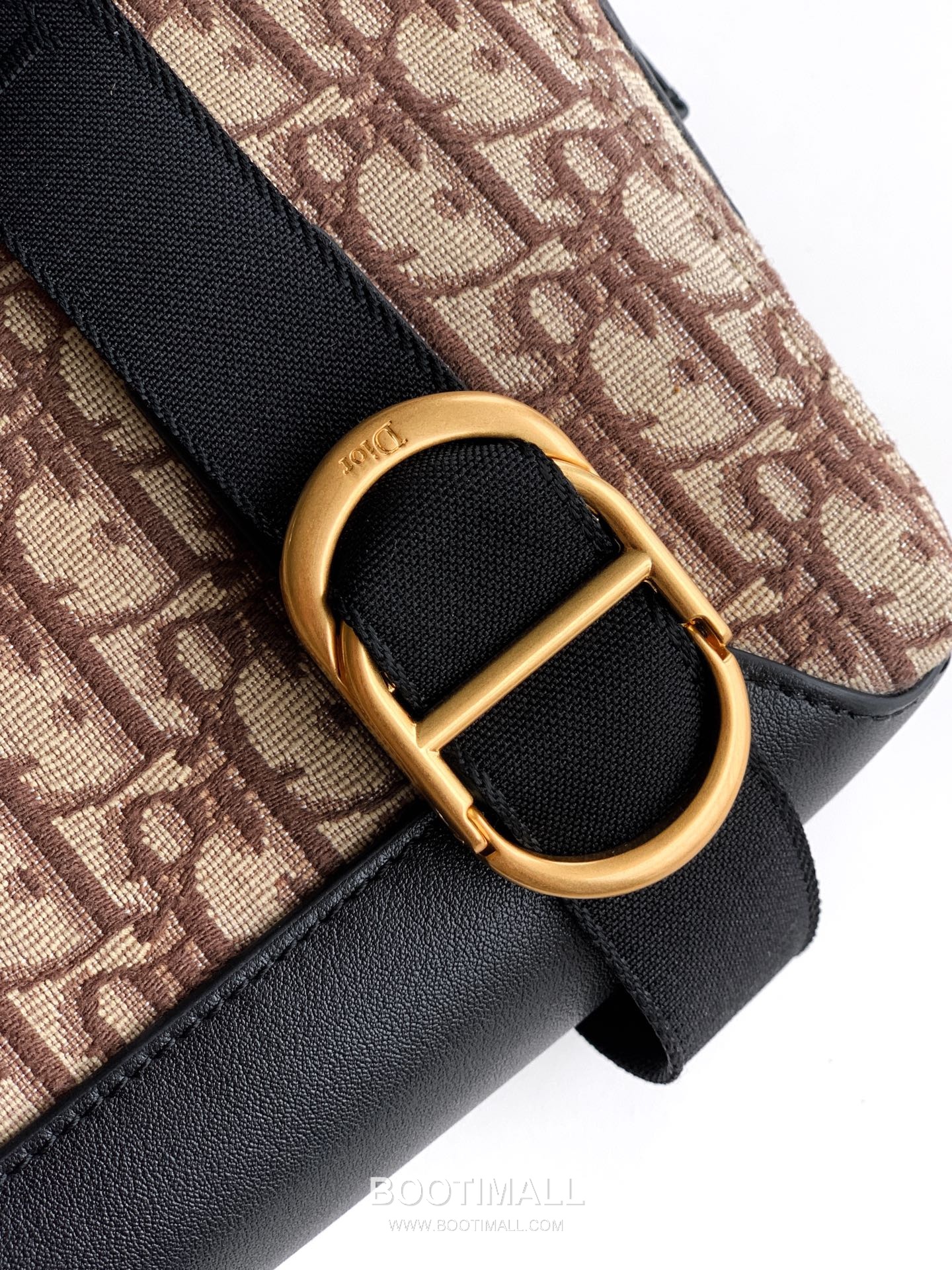 Dior Jett Oblique Canvas Messenger Bag with CD Buckle Flap 디올 제트 오블리크 캔버스 CD 버클 플랩 메신저백 블랙 2DBCA627YUS 20cm 7