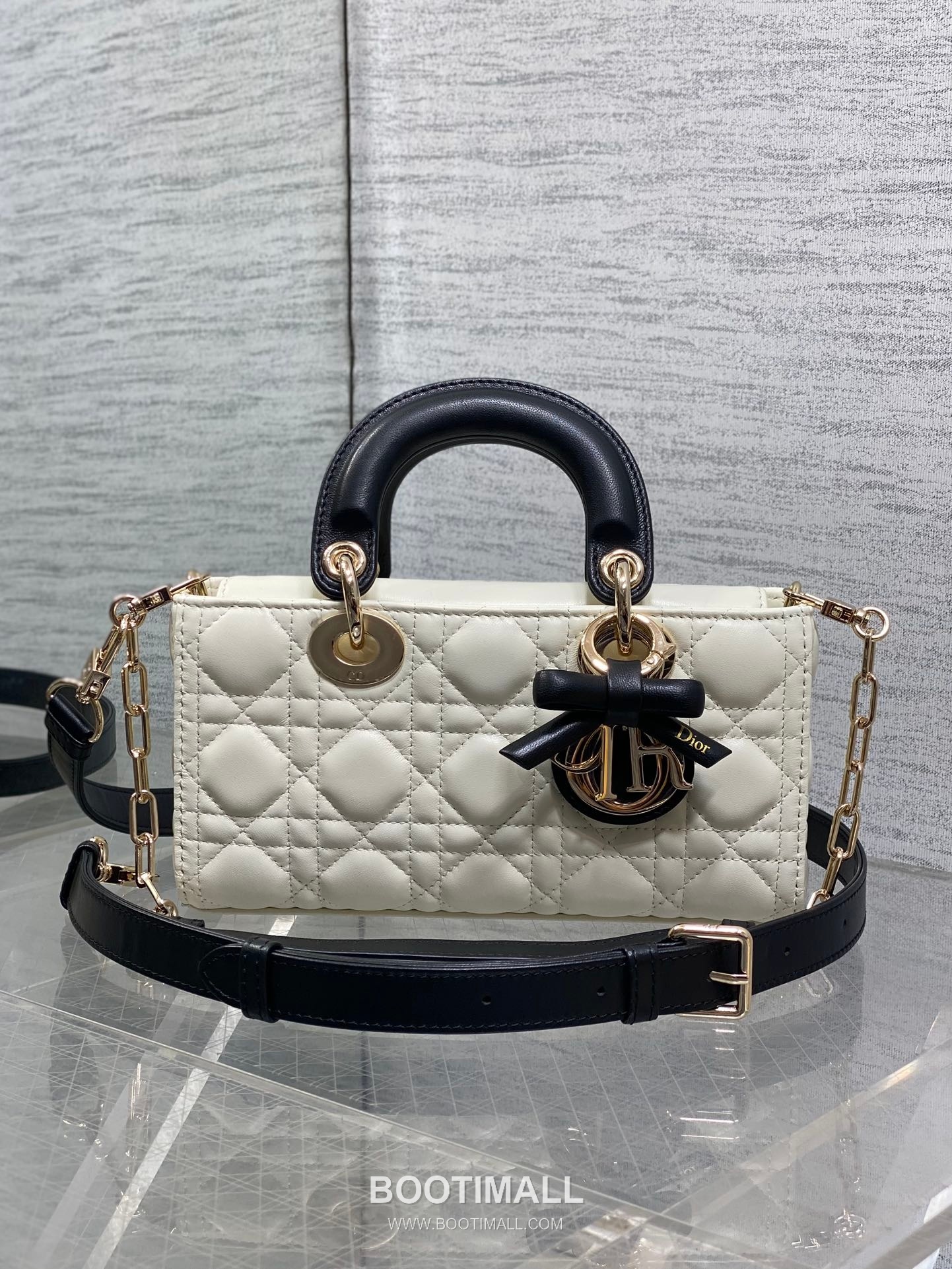 Dior D-Joy Lambskin Quilted Top Handle Bag with Bow Charm Double Strap 디올 디조이 램스킨 퀼팅 보우 참 더블 스트랩 탑핸들백 블랙 22cm 2