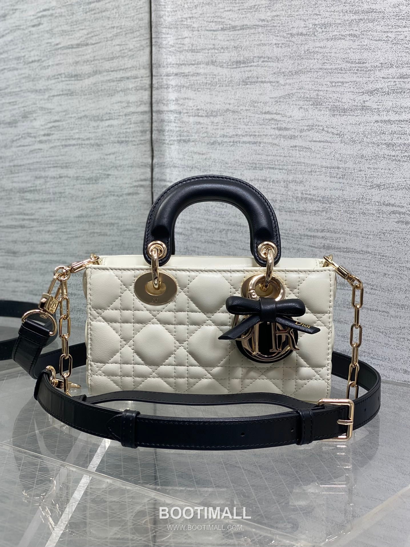 Dior D-Joy Lambskin Quilted Top Handle Bag with Bow Charm Double Strap 디올 디조이 램스킨 퀼팅 보우 참 더블 스트랩 탑핸들백 블랙 19cm 2