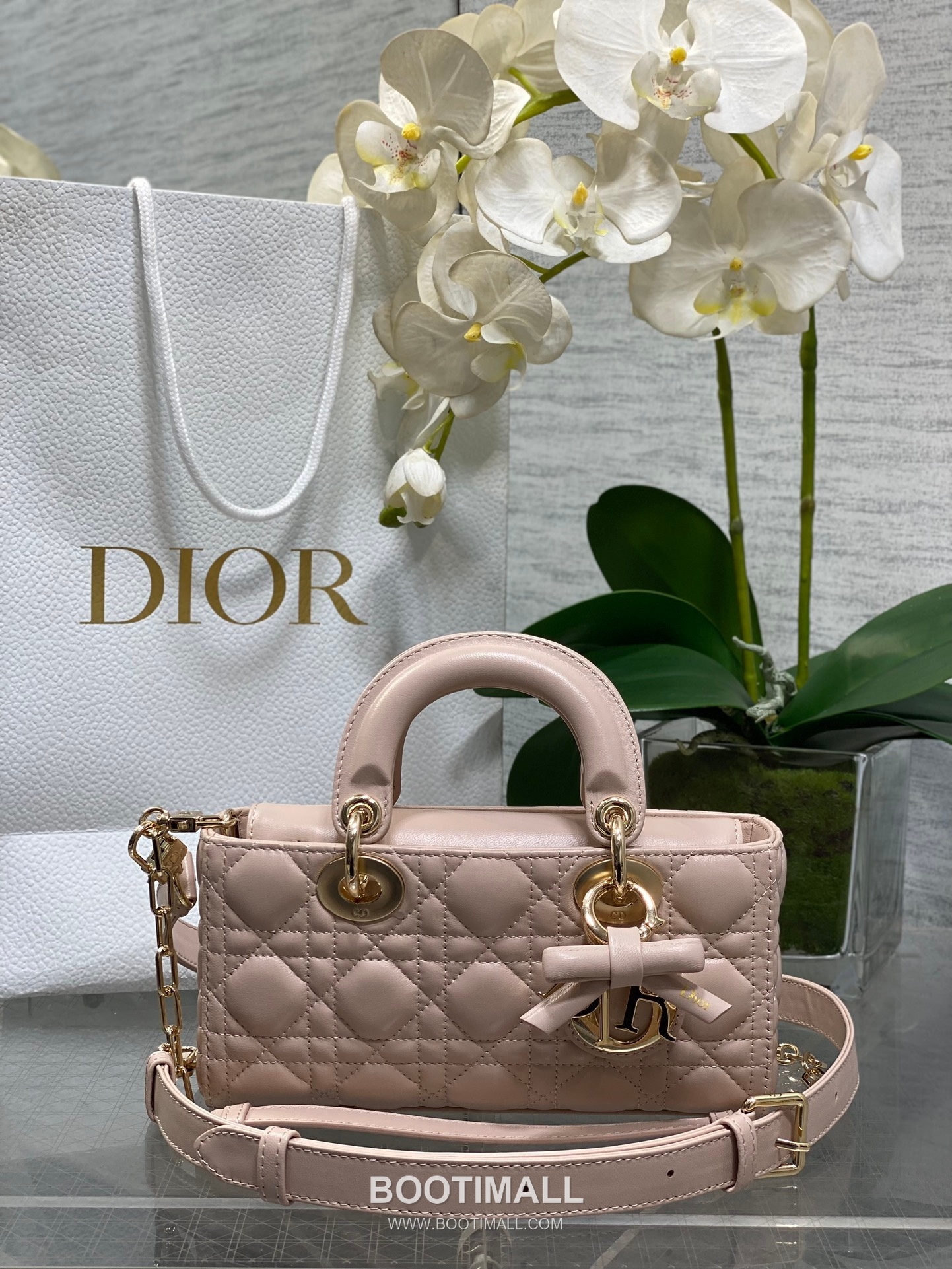 Dior D-Joy Lambskin Quilted Top Handle Bag with Bow Charm Double Strap 디올 디조이 램스킨 퀼팅 보우 참 더블 스트랩 탑핸들백 블랙 22cm 1