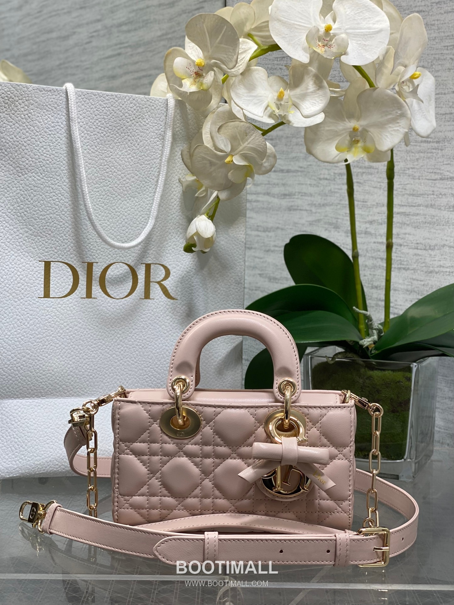 Dior D-Joy Lambskin Quilted Top Handle Bag with Bow Charm Double Strap 디올 디조이 램스킨 퀼팅 보우 참 더블 스트랩 탑핸들백 블랙 19cm 1