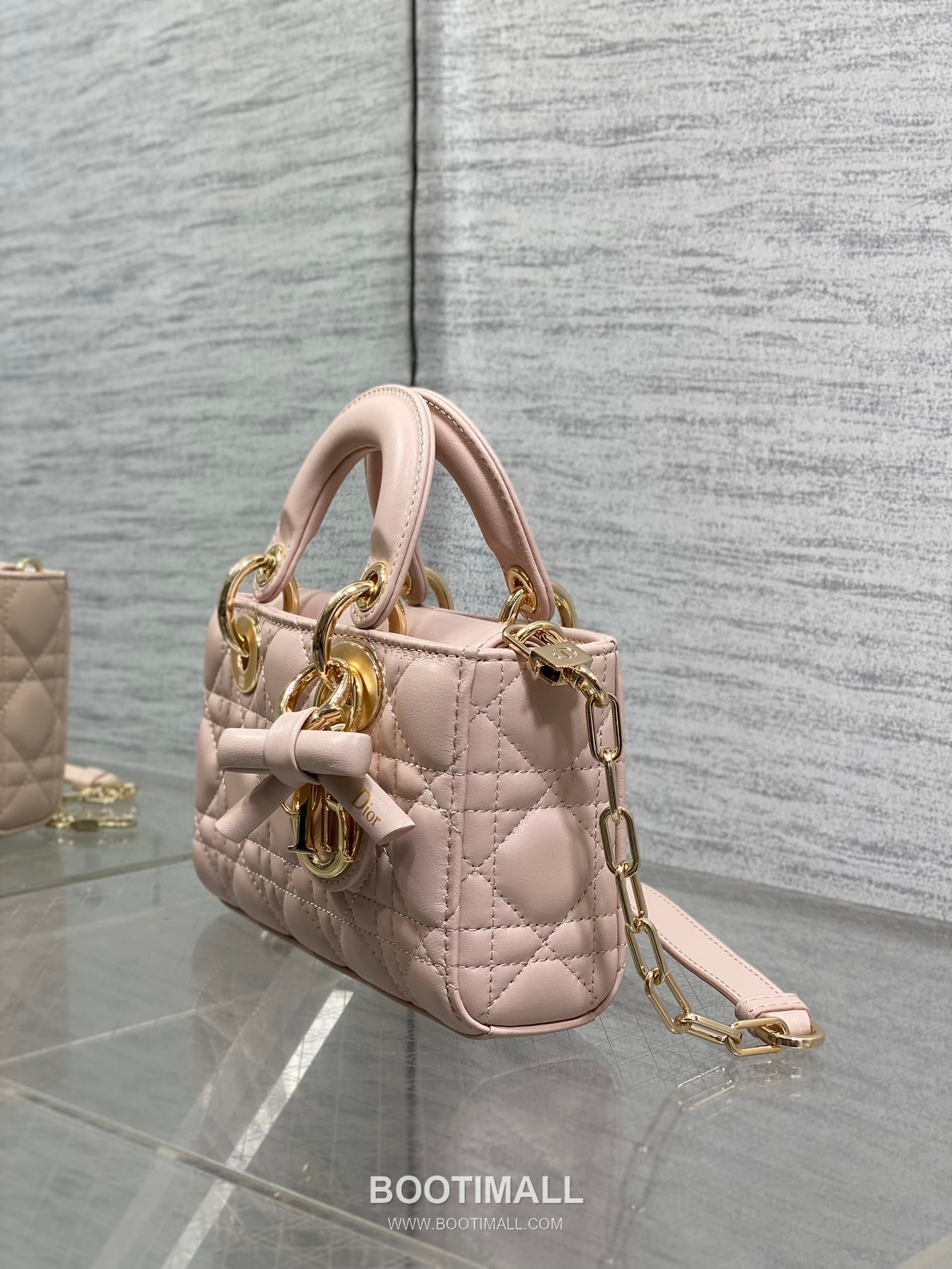 Dior D-Joy Lambskin Quilted Top Handle Bag with Bow Charm Double Strap 디올 디조이 램스킨 퀼팅 보우 참 더블 스트랩 탑핸들백 블랙 19cm 7
