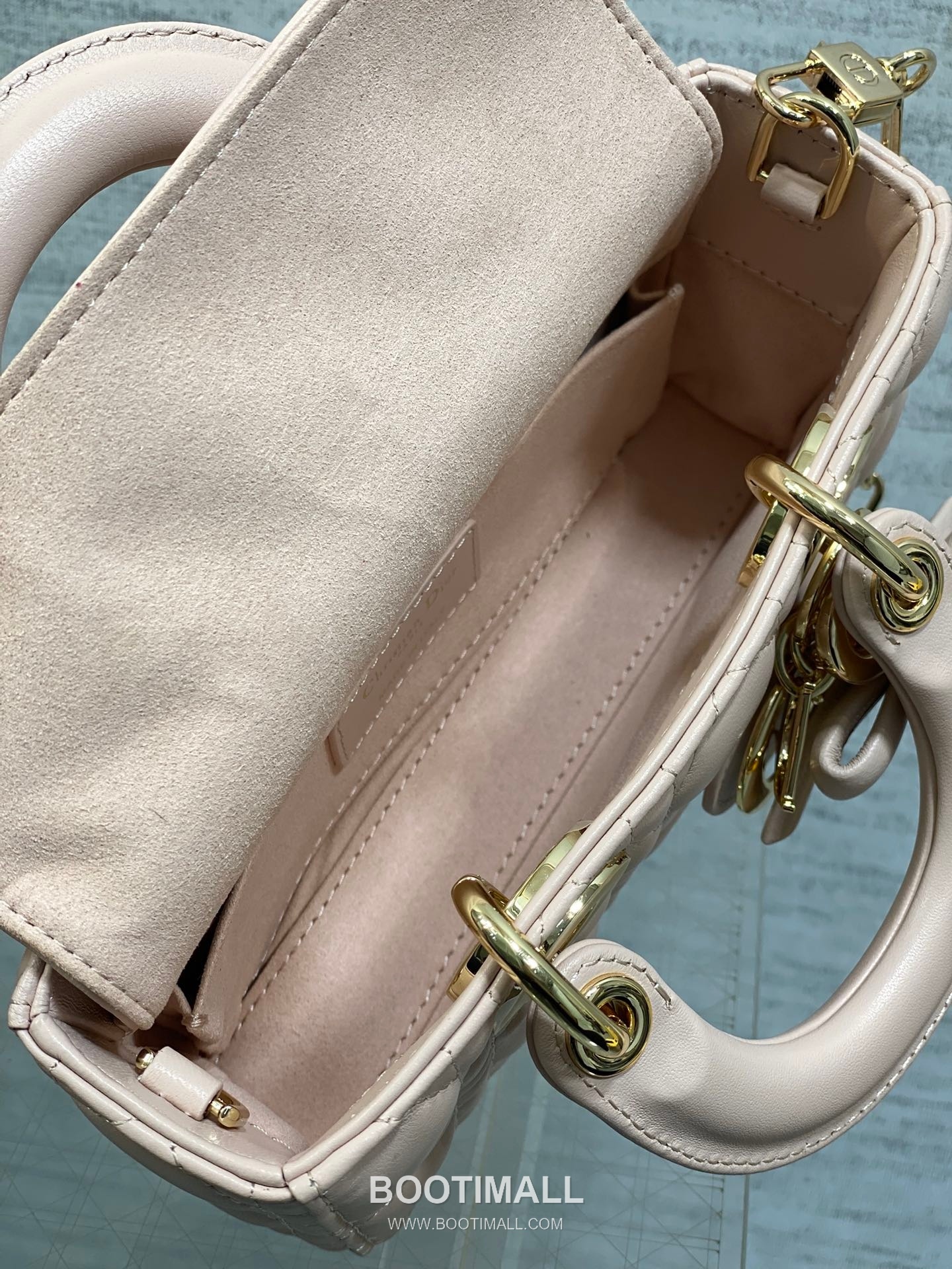 Dior D-Joy Lambskin Quilted Top Handle Bag with Bow Charm Double Strap 디올 디조이 램스킨 퀼팅 보우 참 더블 스트랩 탑핸들백 블랙 19cm 9