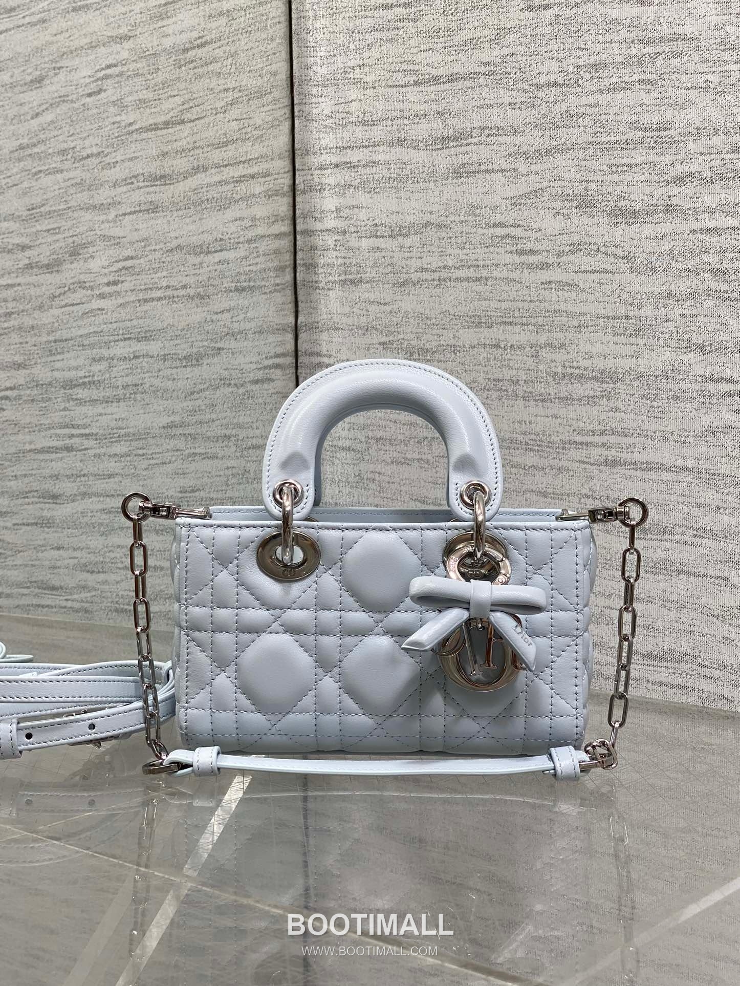 Dior D-Joy Lambskin Quilted Top Handle Bag with Bow Charm Double Strap 디올 디조이 램스킨 퀼팅 보우 참 더블 스트랩 탑핸들백 블랙 22cm 1