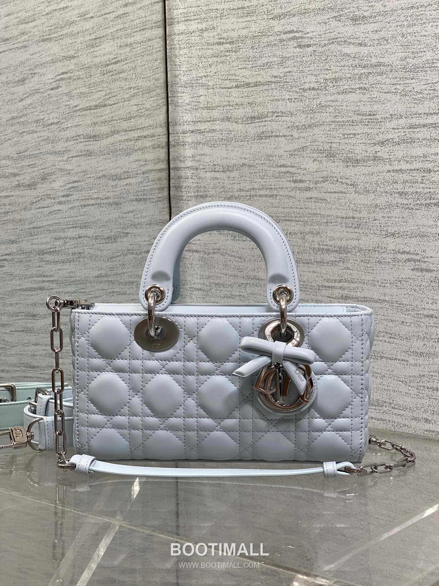 Dior D-Joy Lambskin Quilted Top Handle Bag with Bow Charm Double Strap 디올 디조이 램스킨 퀼팅 보우 참 더블 스트랩 탑핸들백 블랙 22cm 12