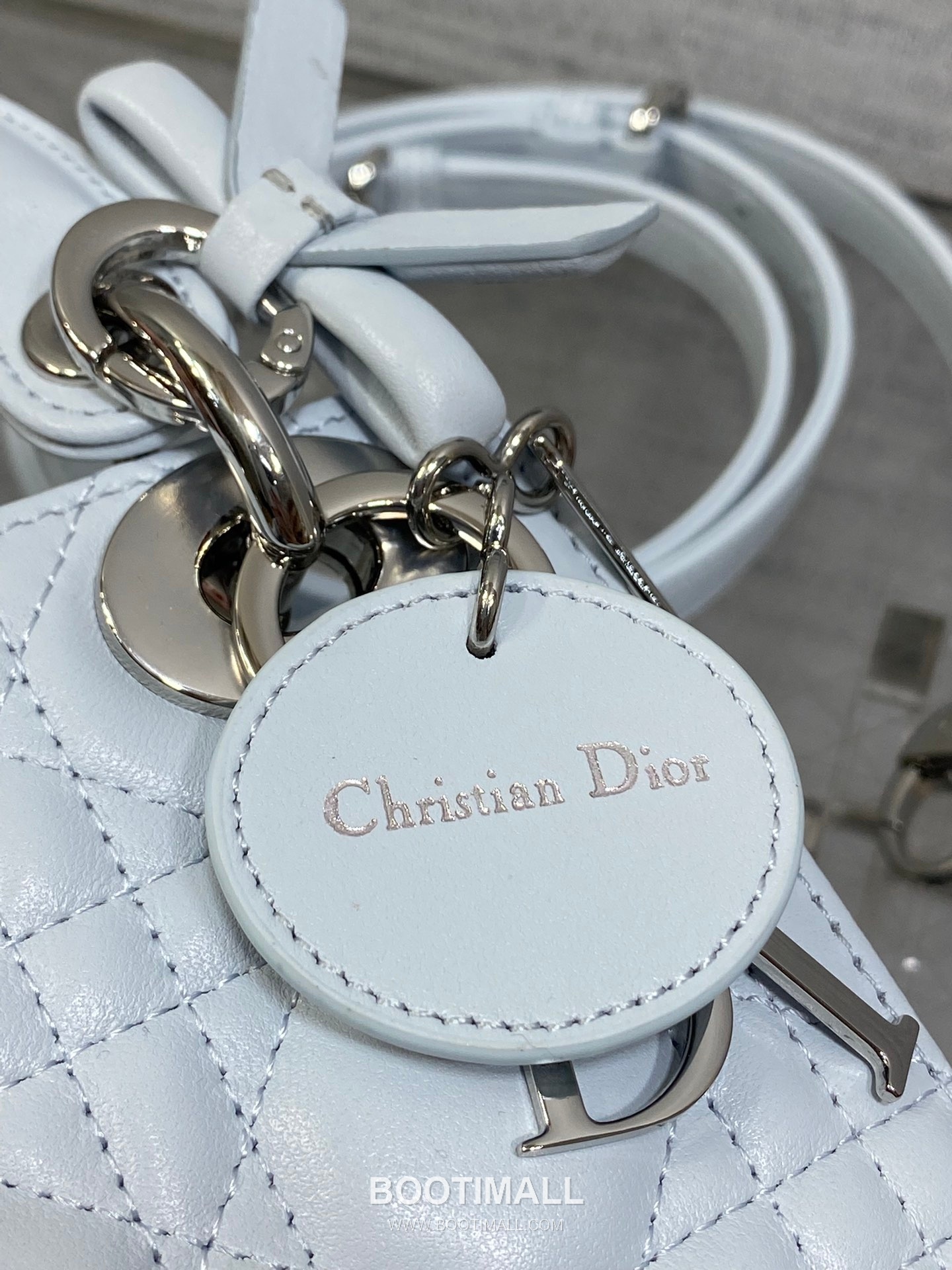 Dior Classic Lady Lambskin Quilted Top Handle Bag with Bow Charm Letter Strap 디올 클래식 레이디 램스킨 퀼팅 보우 참 레터 스트랩 탑핸들백 블랙 17cm 4