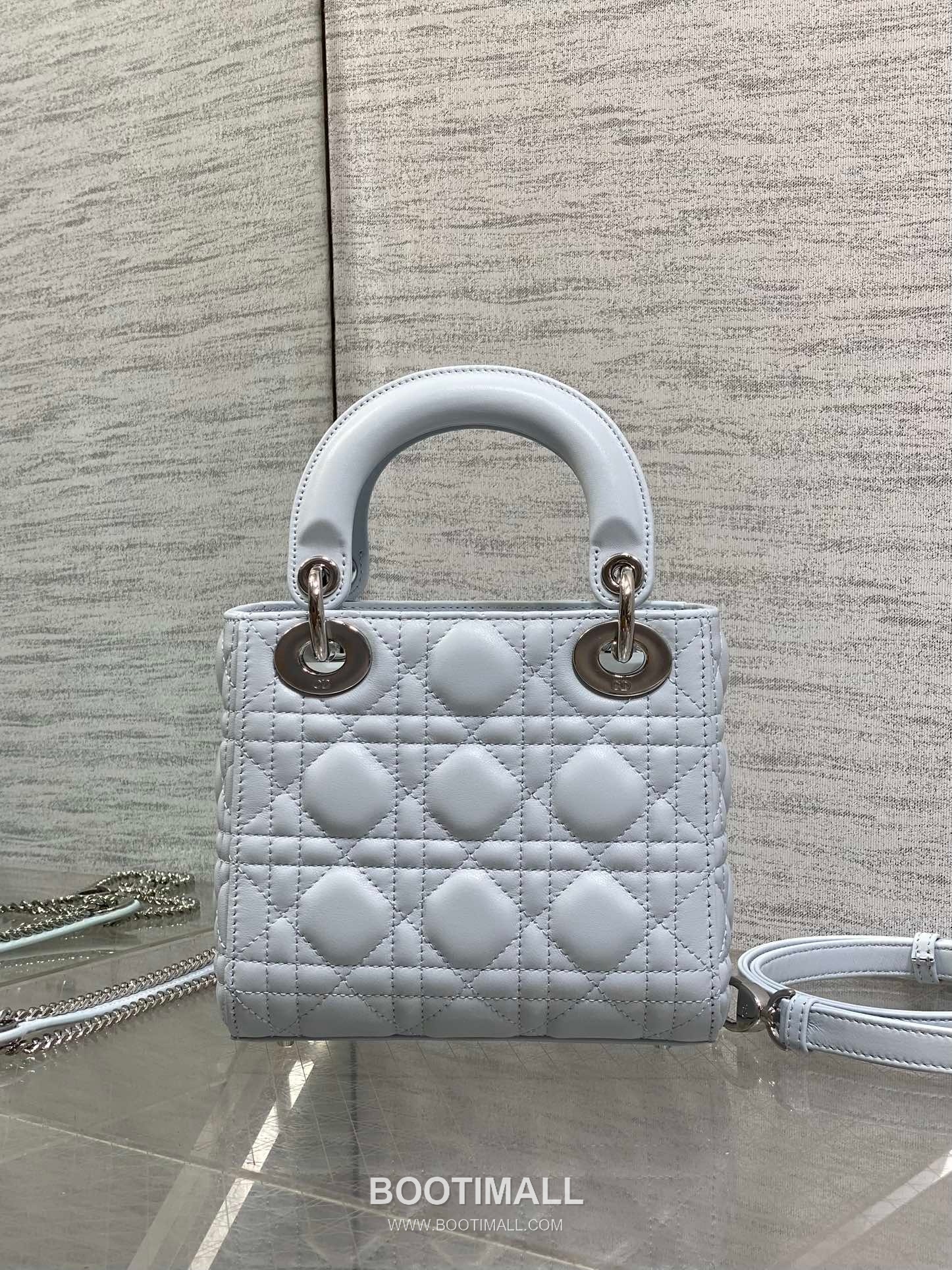 Dior Classic Lady Lambskin Quilted Top Handle Bag with Bow Charm Letter Strap 디올 클래식 레이디 램스킨 퀼팅 보우 참 레터 스트랩 탑핸들백 블랙 17cm 5